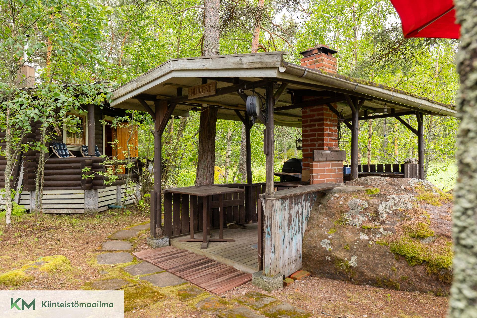 Salminlaatit 133, Neuvoton, Hamina