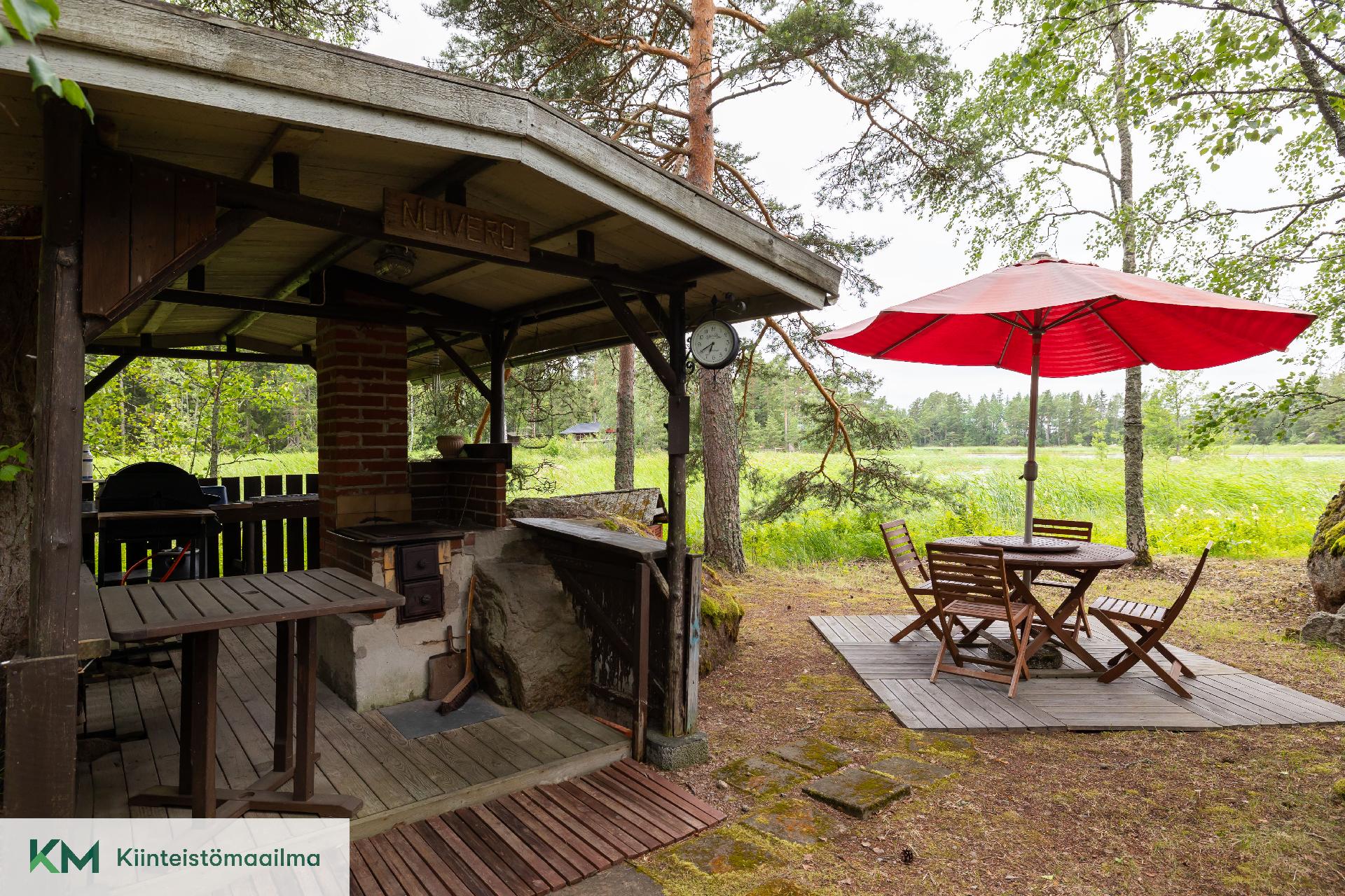 Salminlaatit 133, Neuvoton, Hamina