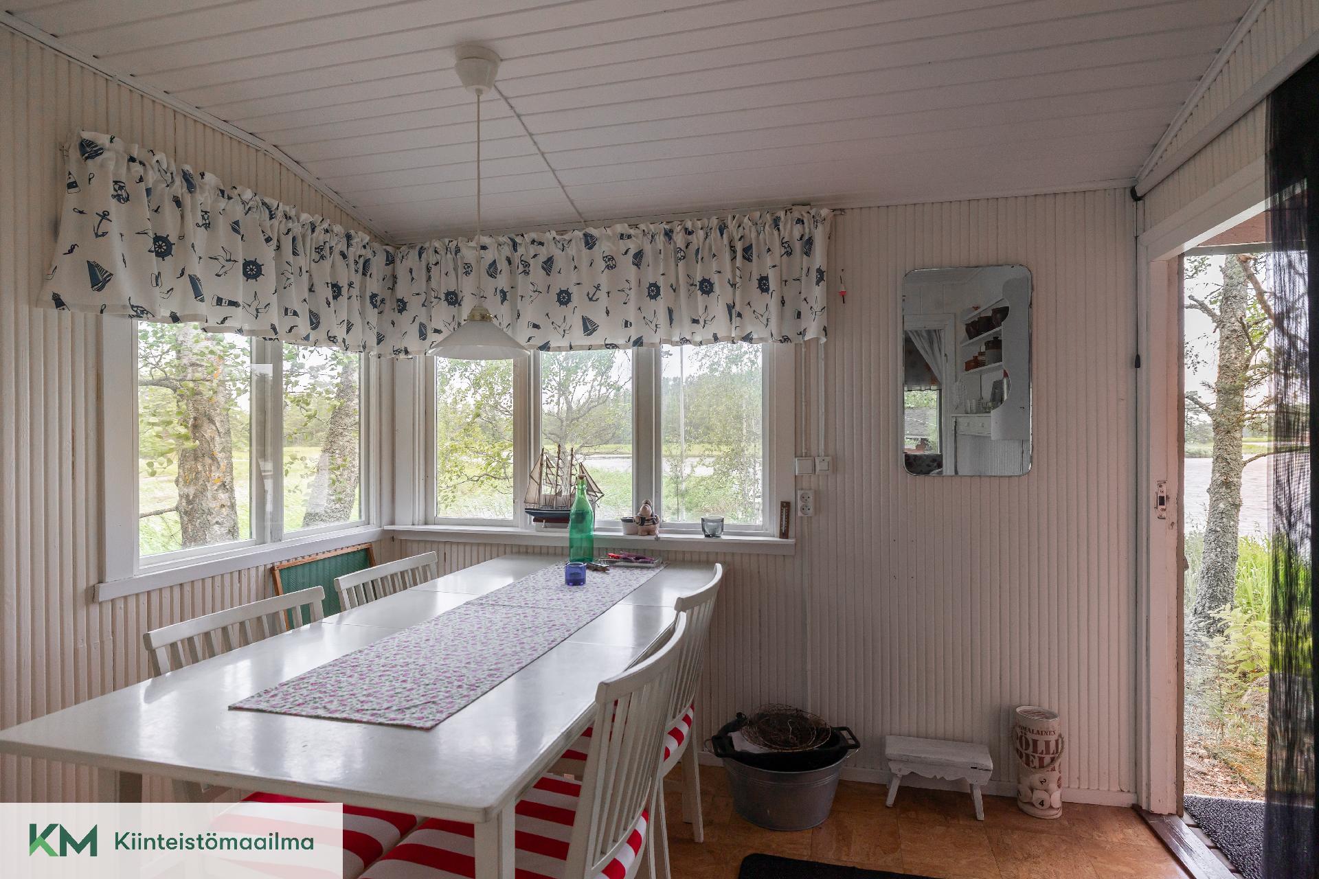 Salminlaatit 133, Neuvoton, Hamina