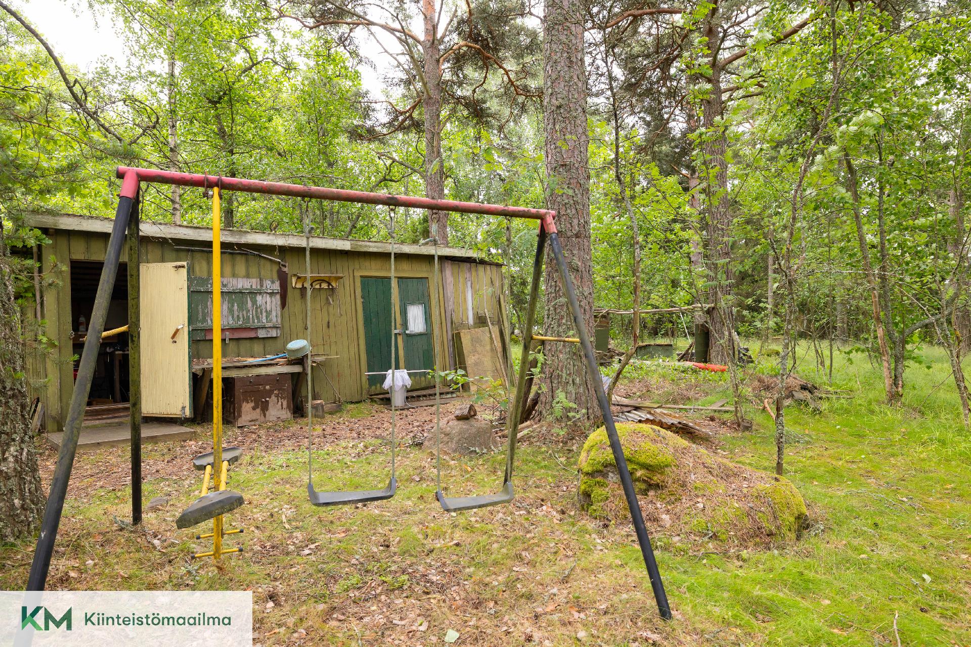 Salminlaatit 133, Neuvoton, Hamina