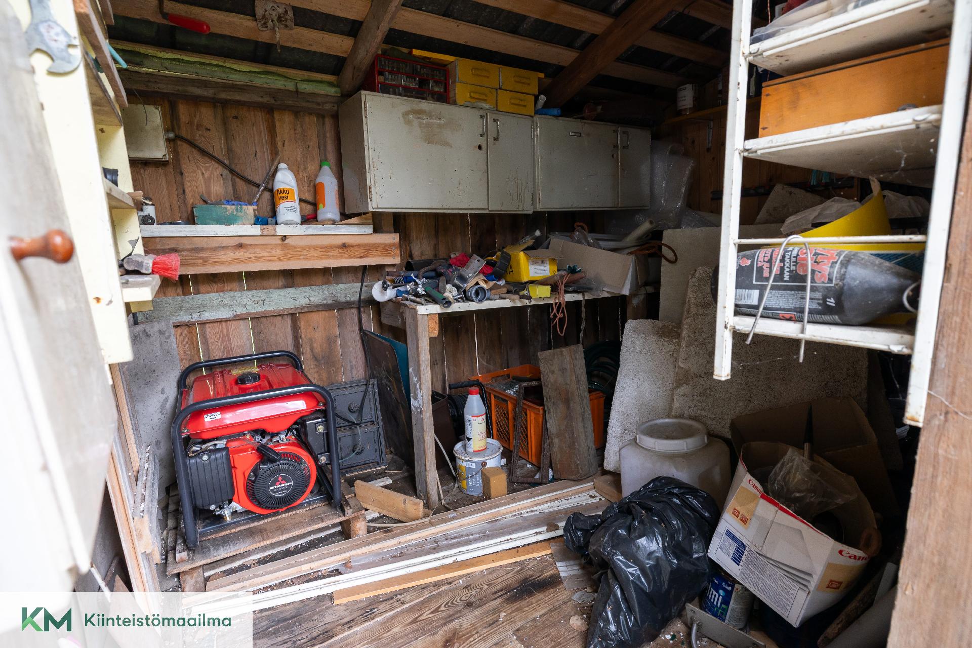 Salminlaatit 133, Neuvoton, Hamina