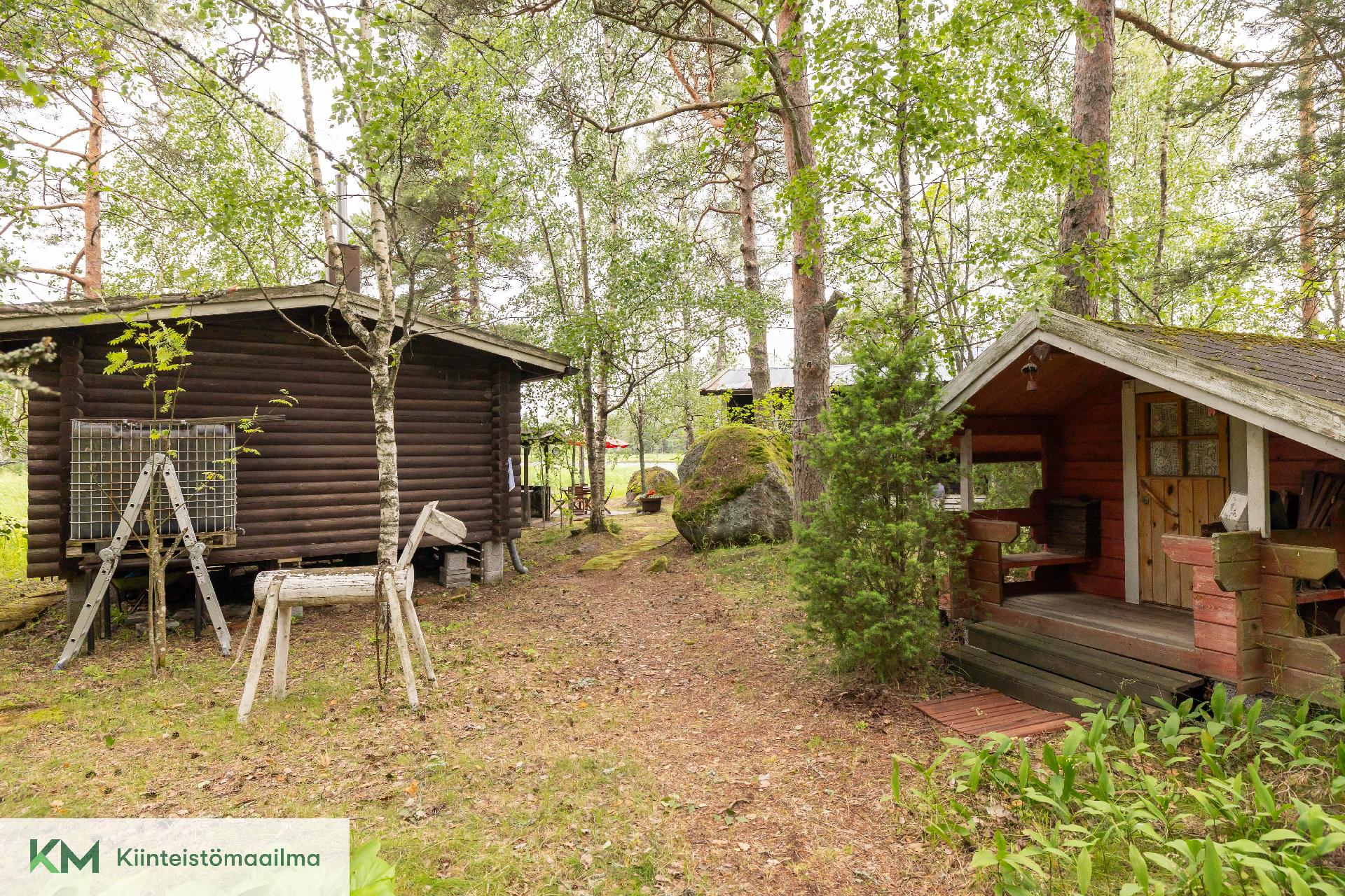 Salminlaatit 133, Neuvoton, Hamina