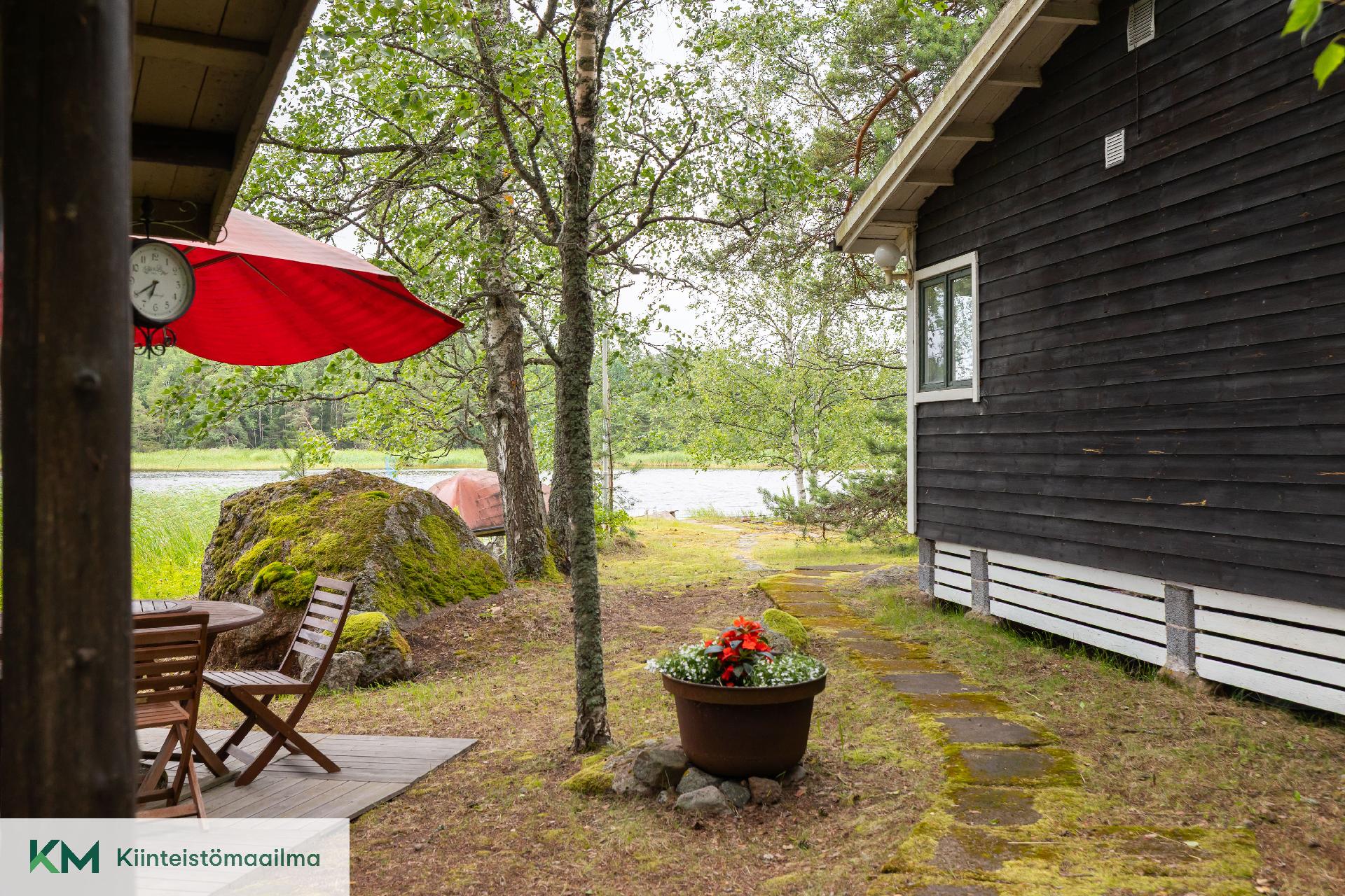 Salminlaatit 133, Neuvoton, Hamina