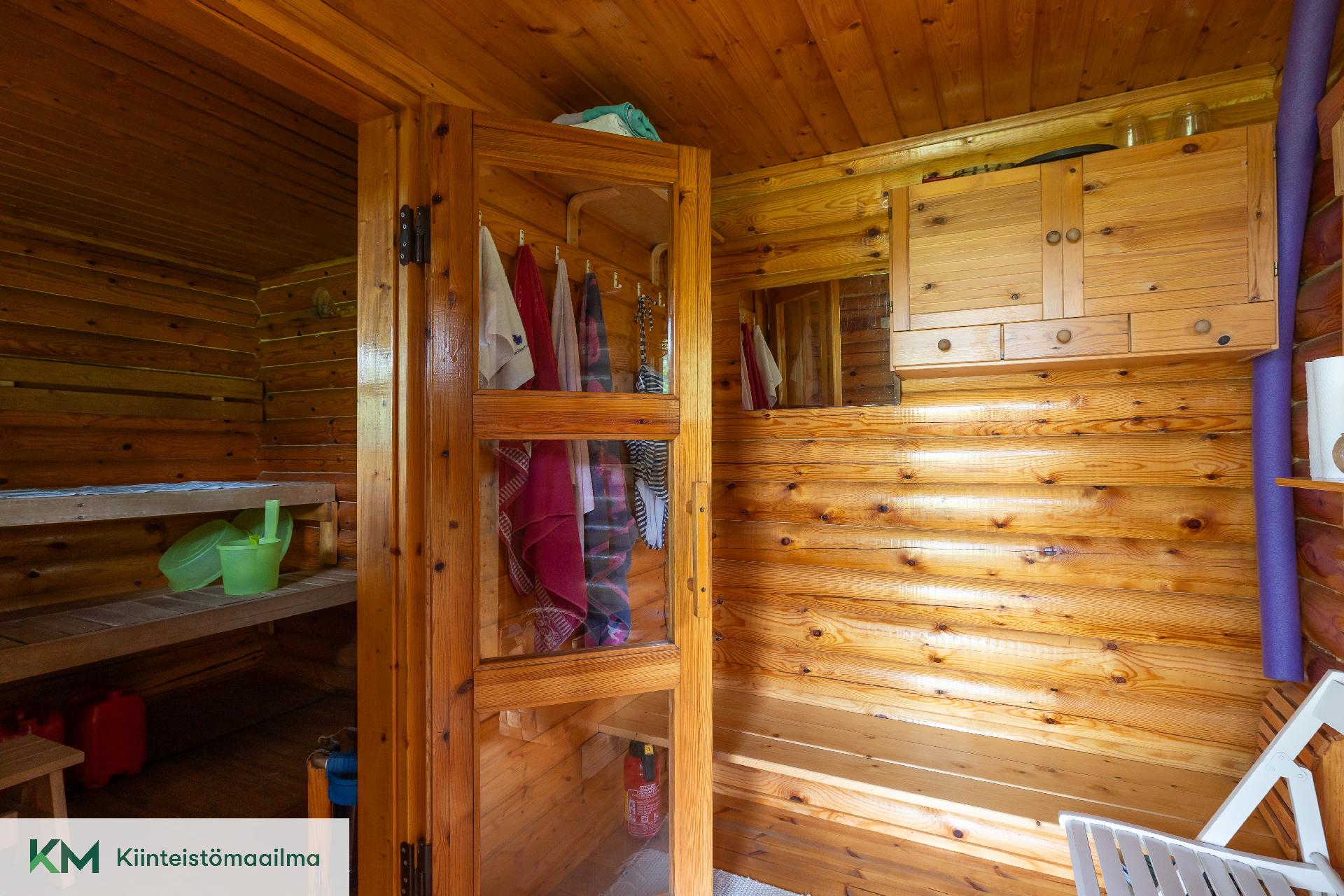 Salminlaatit 133, Neuvoton, Hamina