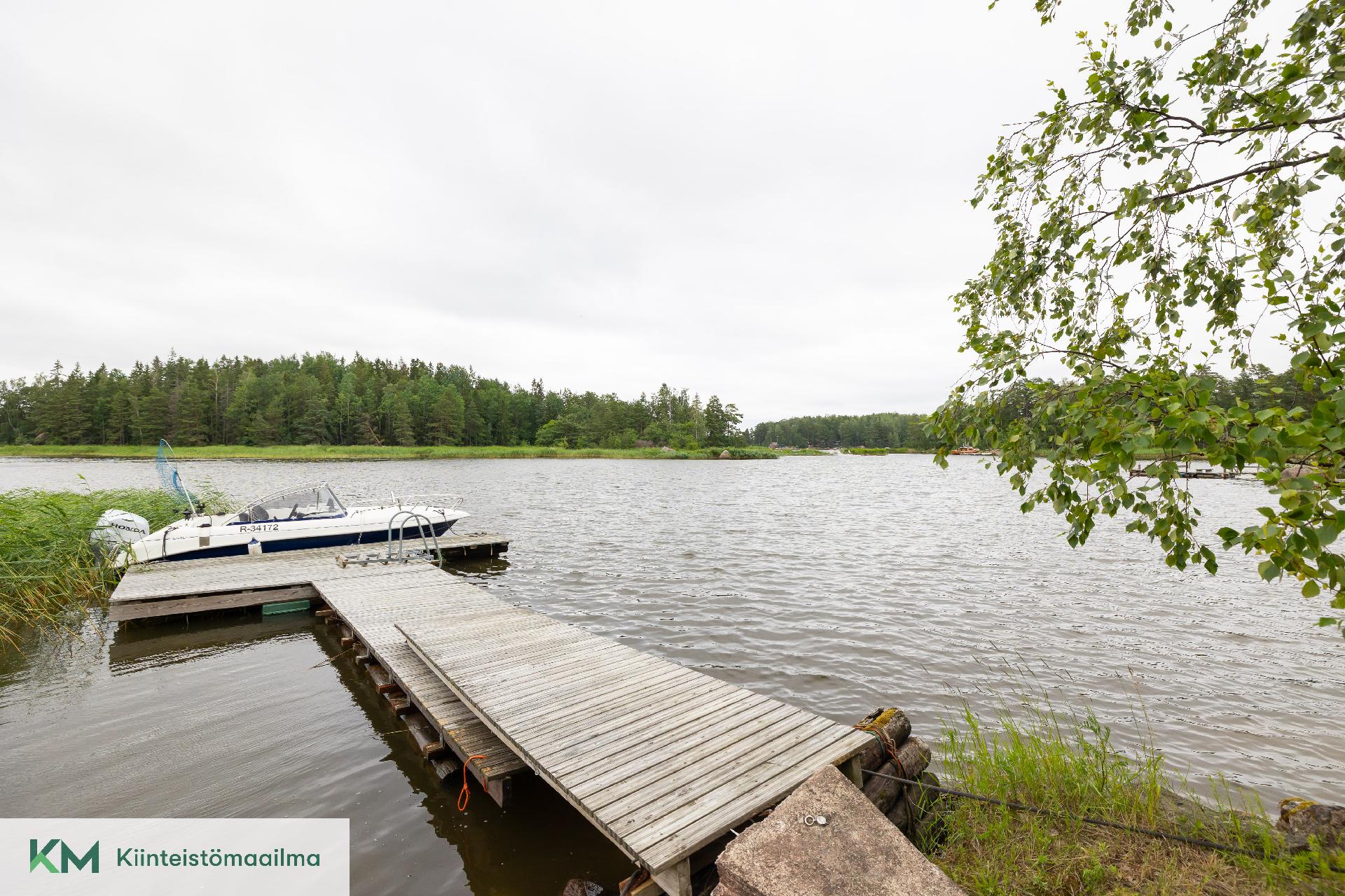 Salminlaatit 133, Neuvoton, Hamina