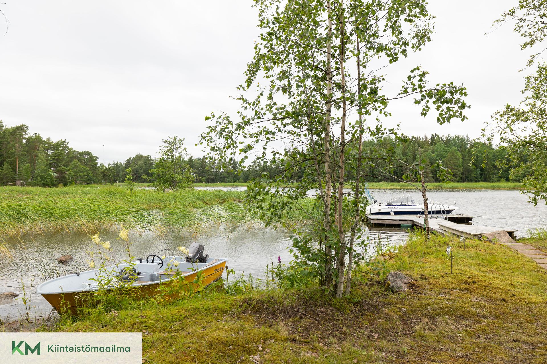 Salminlaatit 133, Neuvoton, Hamina