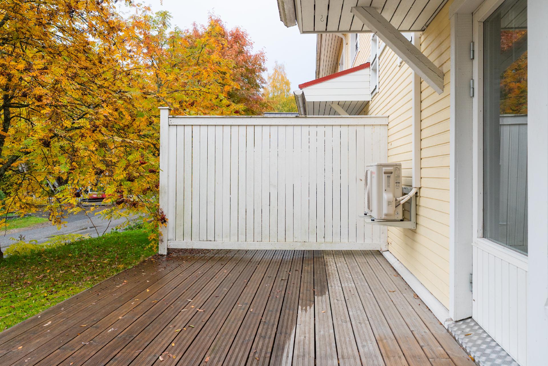 Terassille kulku olohuoneesta