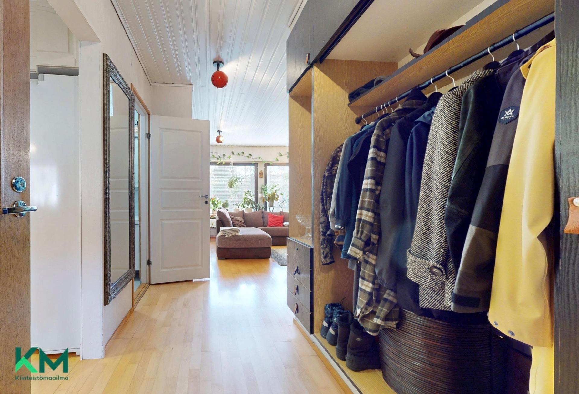 Kalliotie 11, Veikkaala, Mustasaari