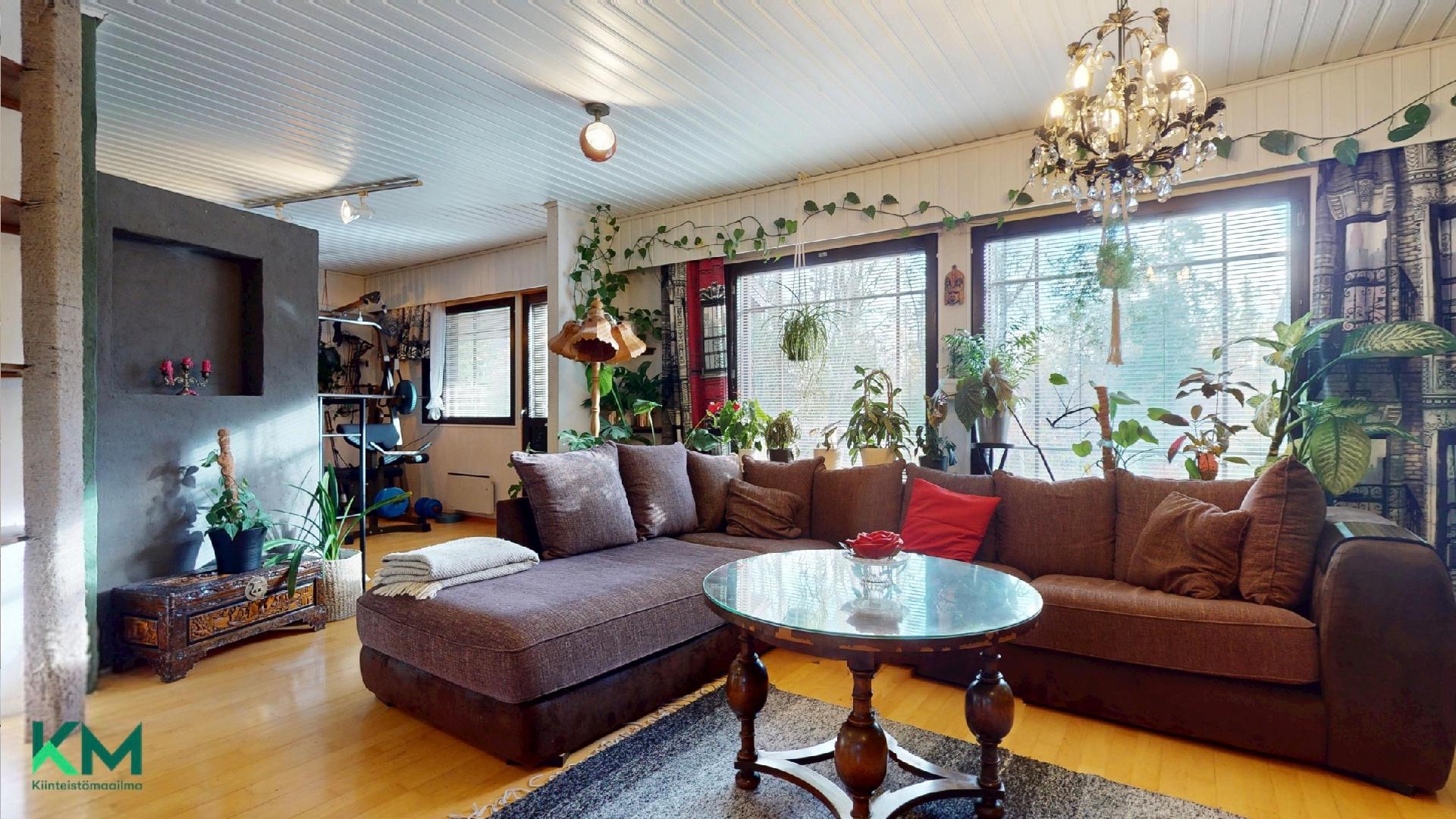 Kalliotie 11, Veikkaala, Mustasaari