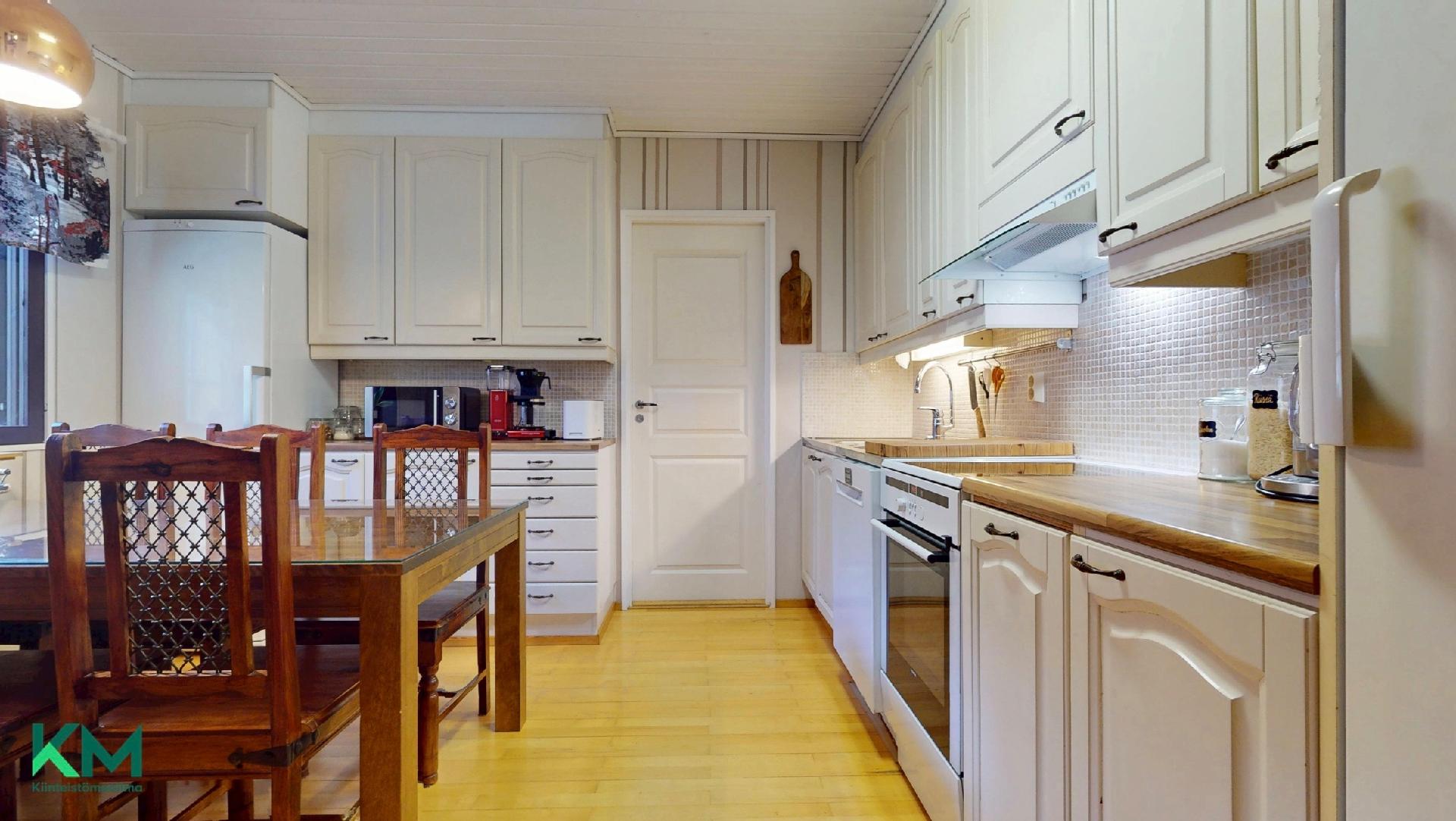 Kalliotie 11, Veikkaala, Mustasaari