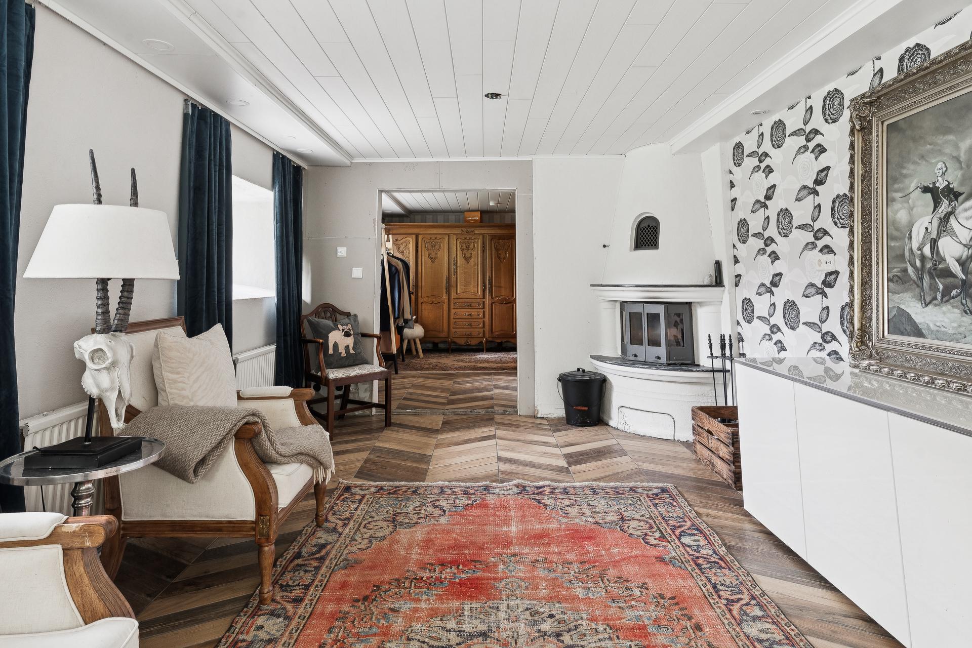 Takkahuone kellarikrs.