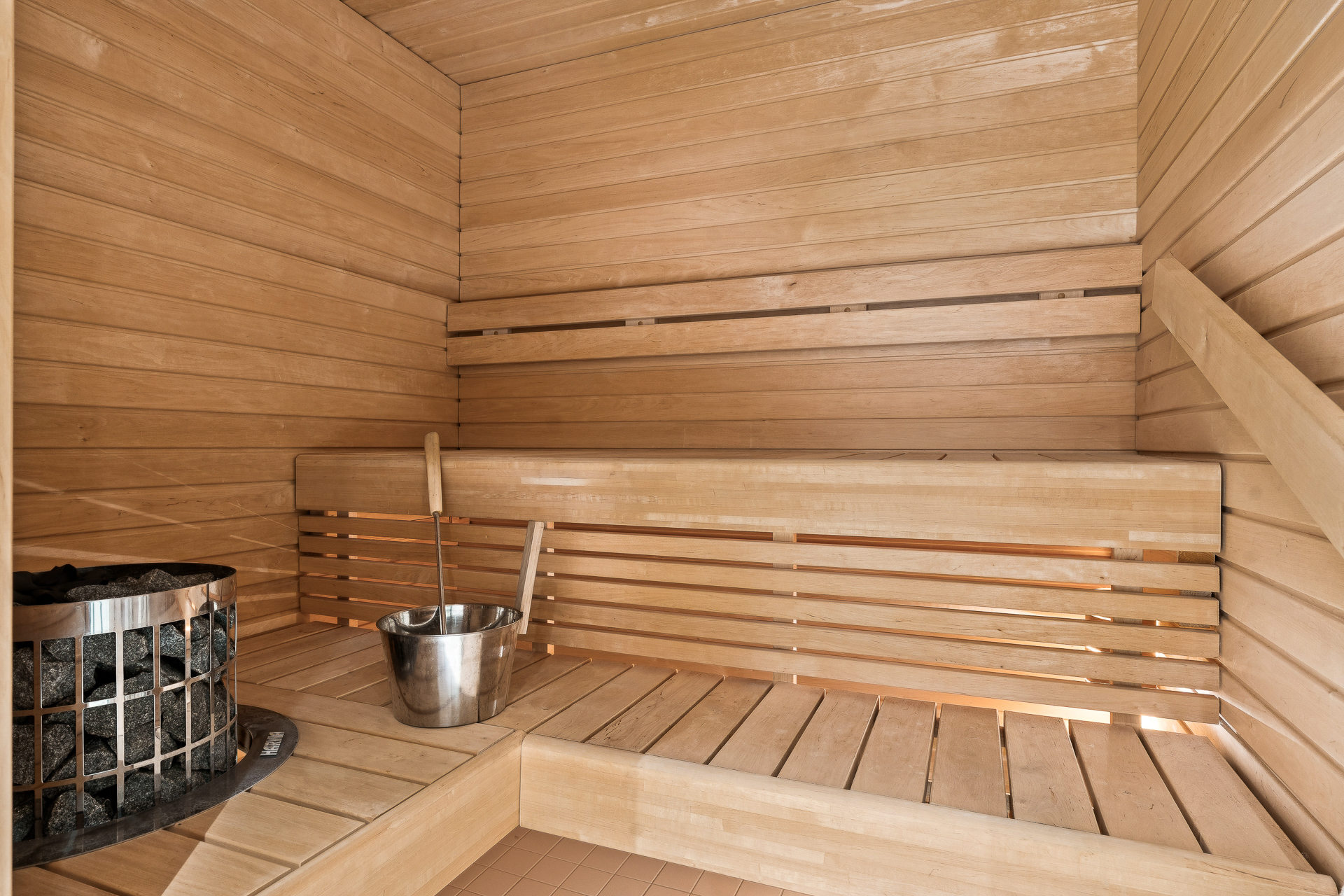 Sauna pilarikiukaalla