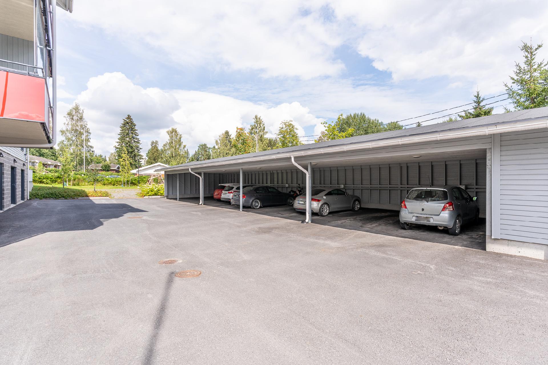 Autokatokset, oma autokatospaikka kuuluu asunnolle