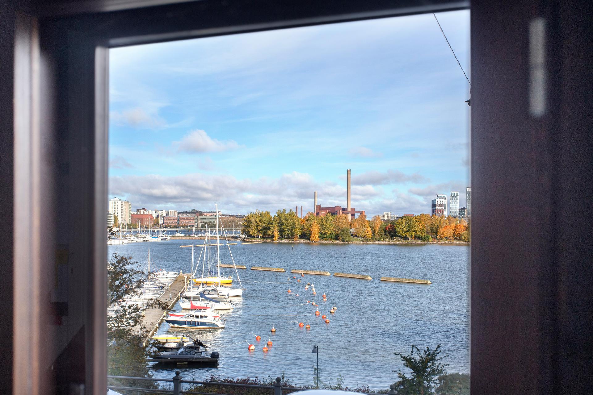 Laivastokatu 12, Katajanokka, Helsinki