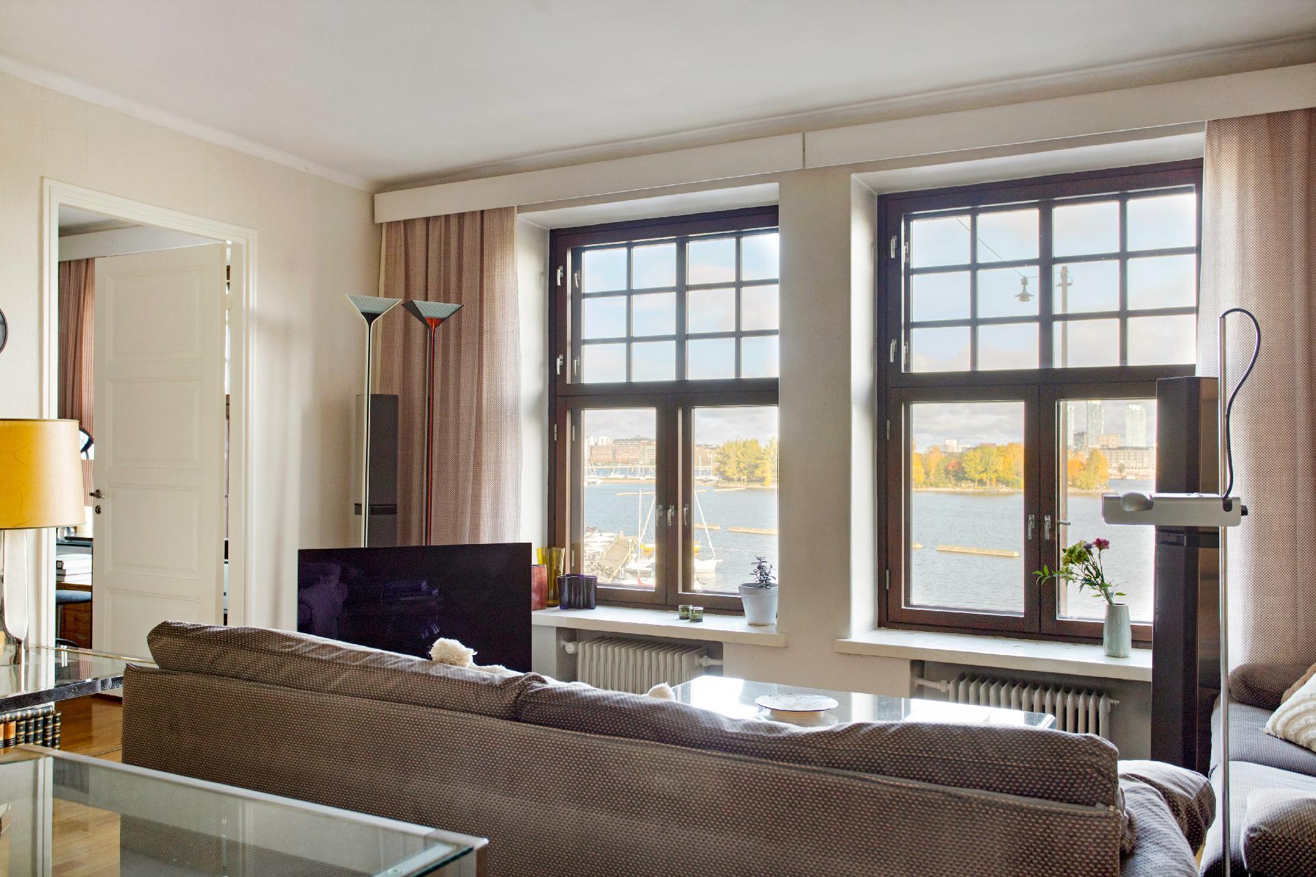 Laivastokatu 12, Katajanokka, Helsinki