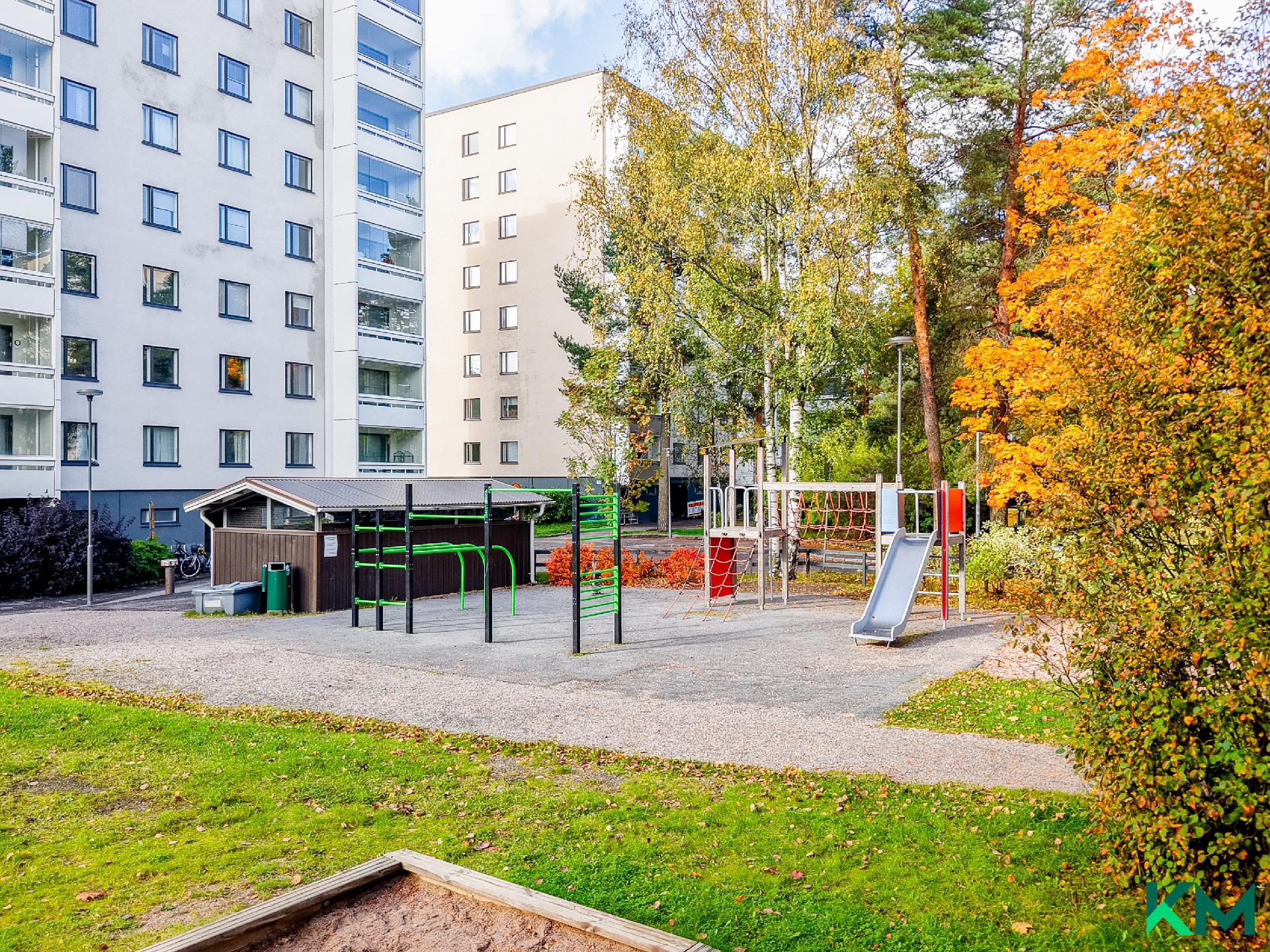 Täysikuu 10, Olari, Espoo