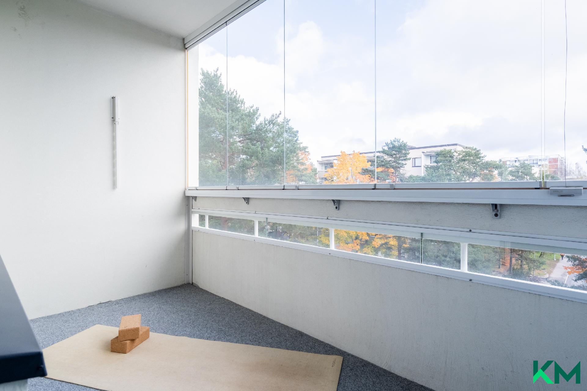 Täysikuu 10, Olari, Espoo