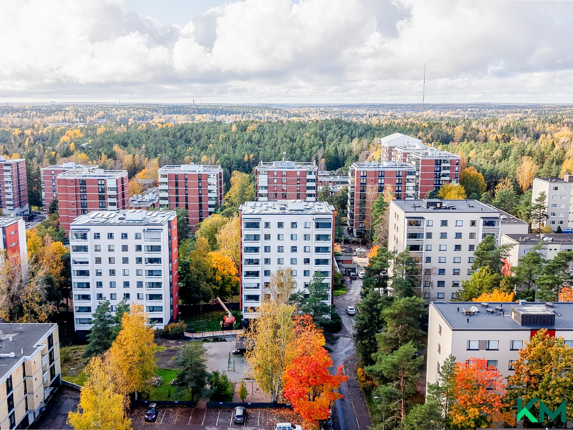 Täysikuu 10, Olari, Espoo