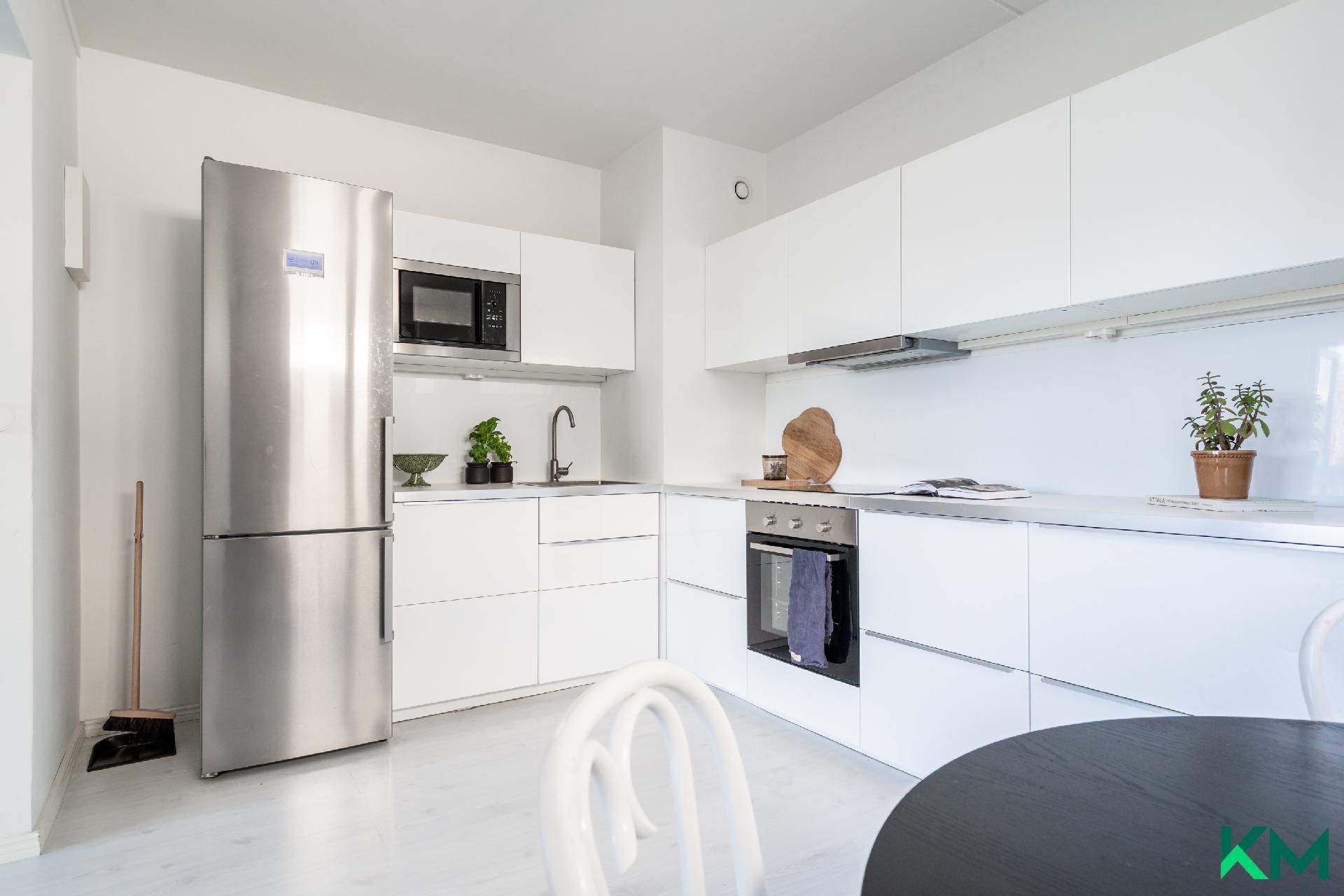 Täysikuu 10, Olari, Espoo