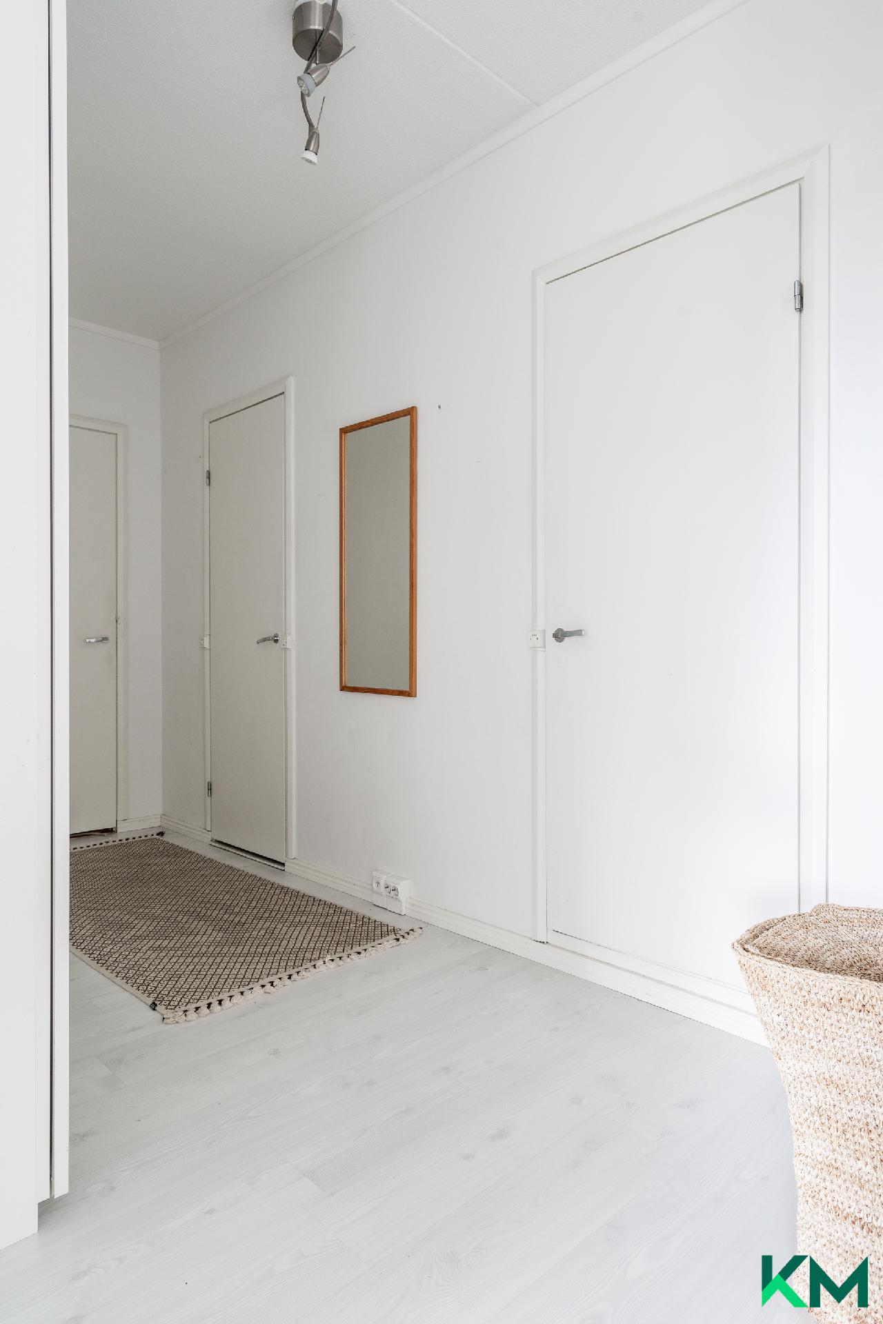 Täysikuu 10, Olari, Espoo