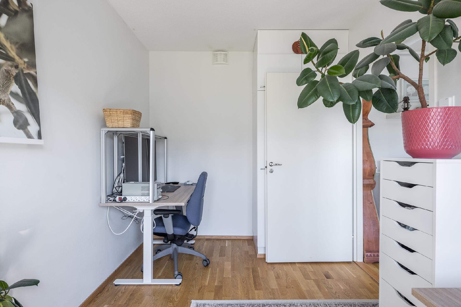 Vaskipellontie 12, Kaivoksela, Vantaa