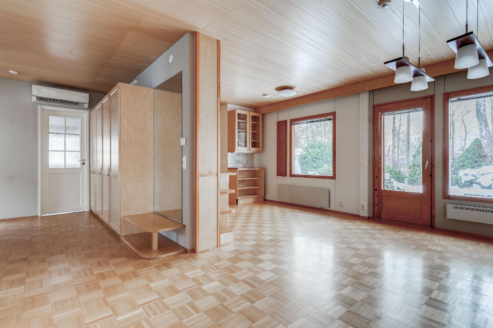 Tulustie 8, Paloheinä, Helsinki