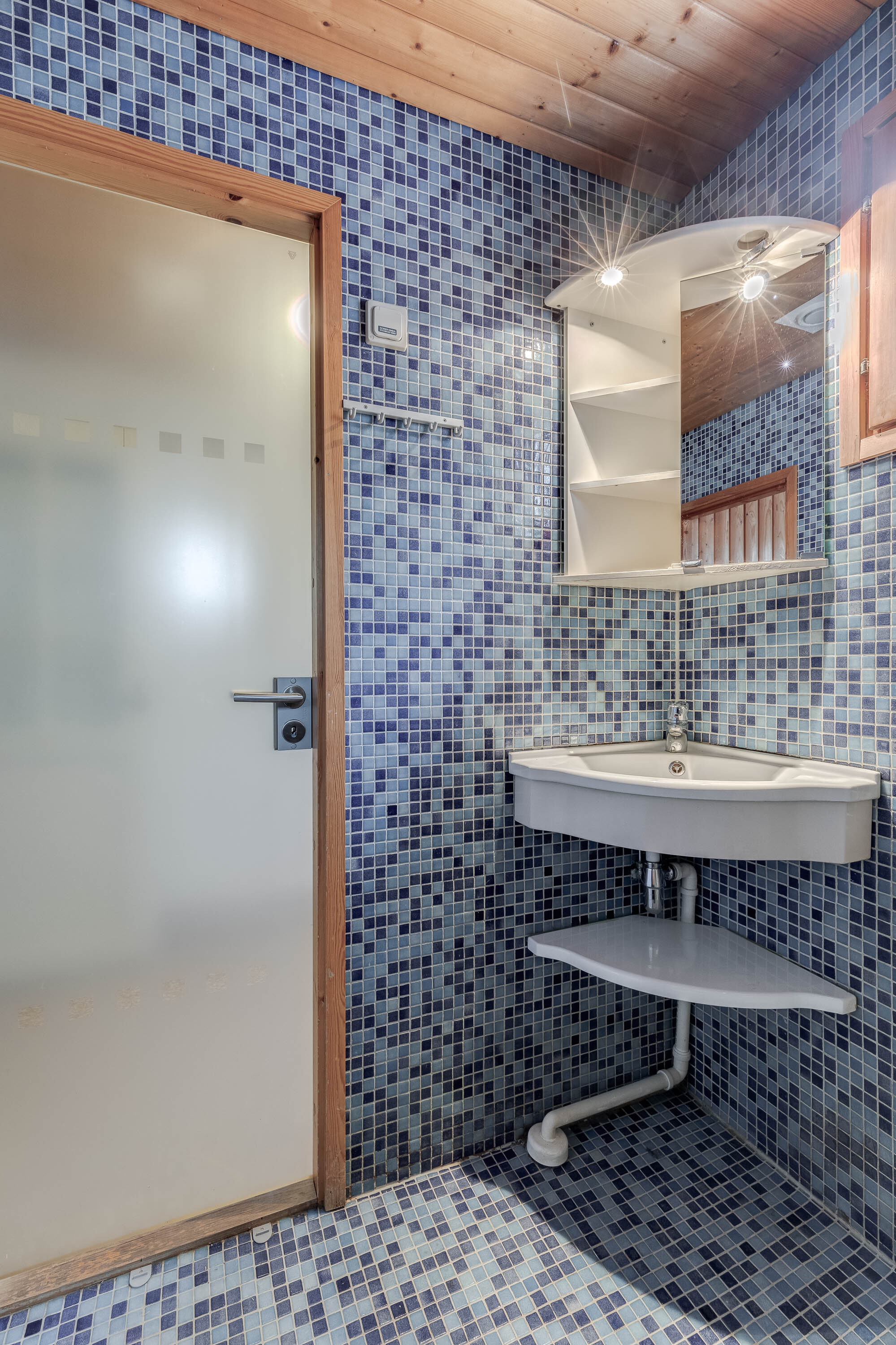 Tulustie 8, Paloheinä, Helsinki