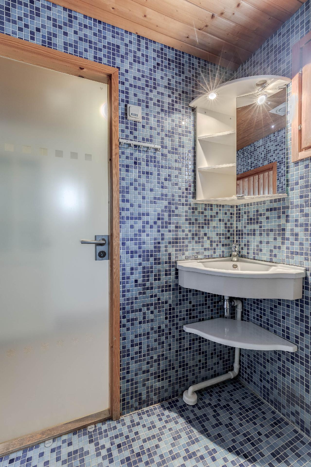 Tulustie 8, Paloheinä, Helsinki