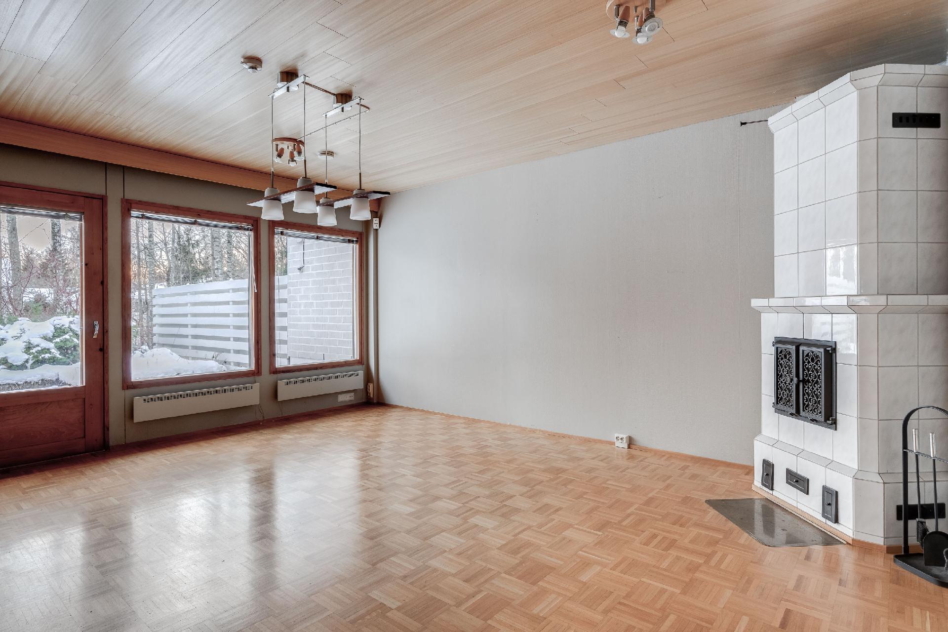 Tulustie 8, Paloheinä, Helsinki