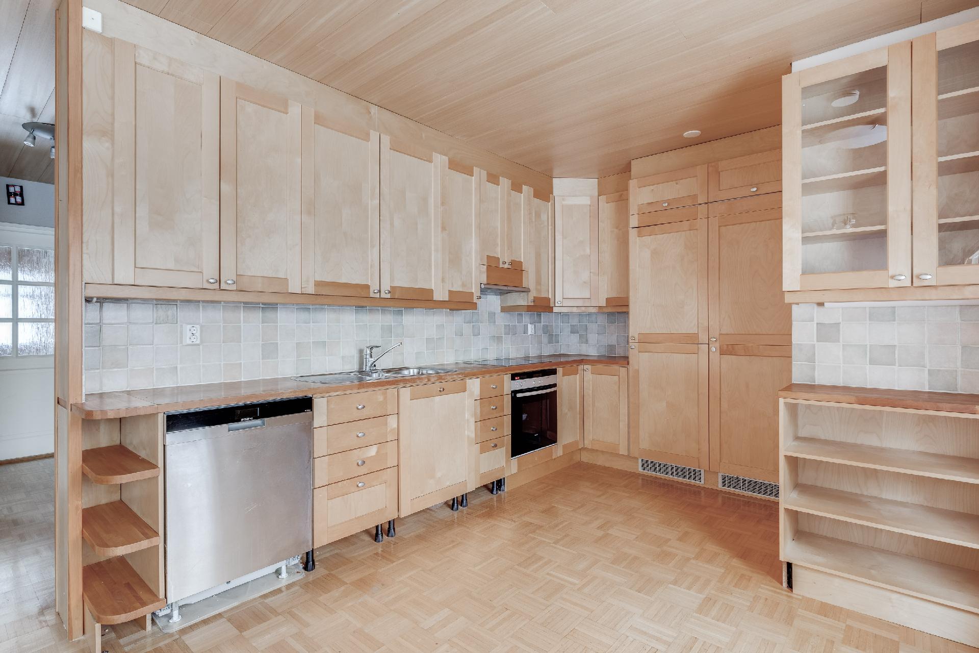 Tulustie 8, Paloheinä, Helsinki