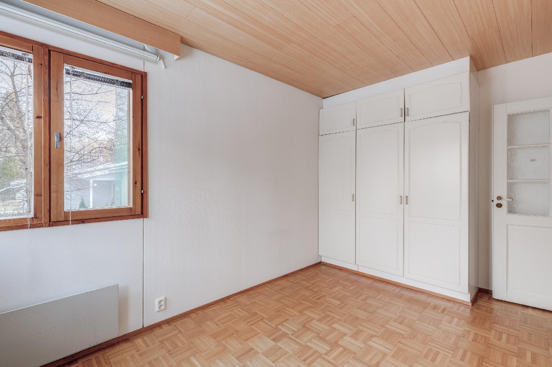 Tulustie 8, Paloheinä, Helsinki