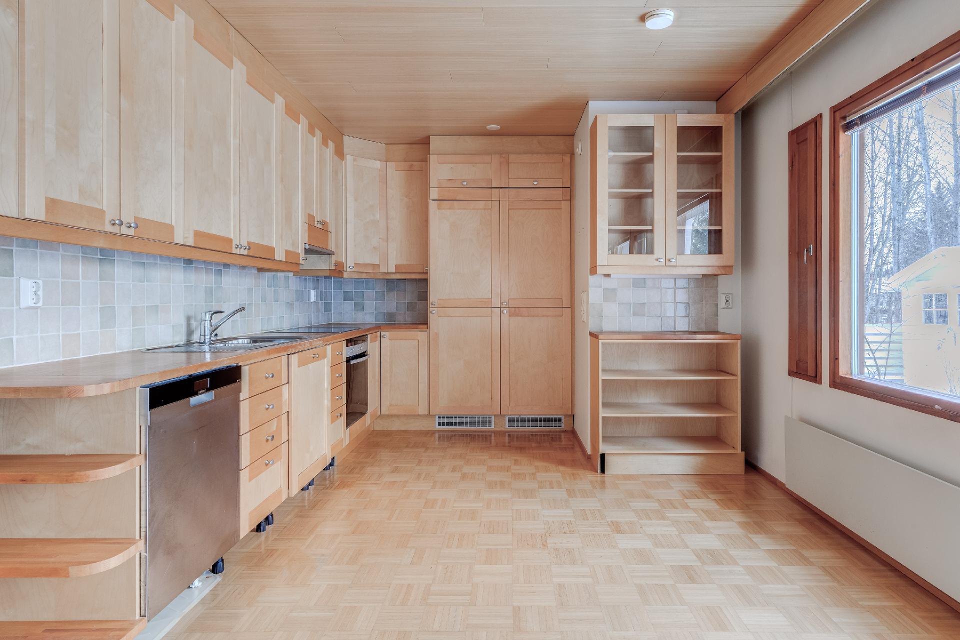 Tulustie 8, Paloheinä, Helsinki