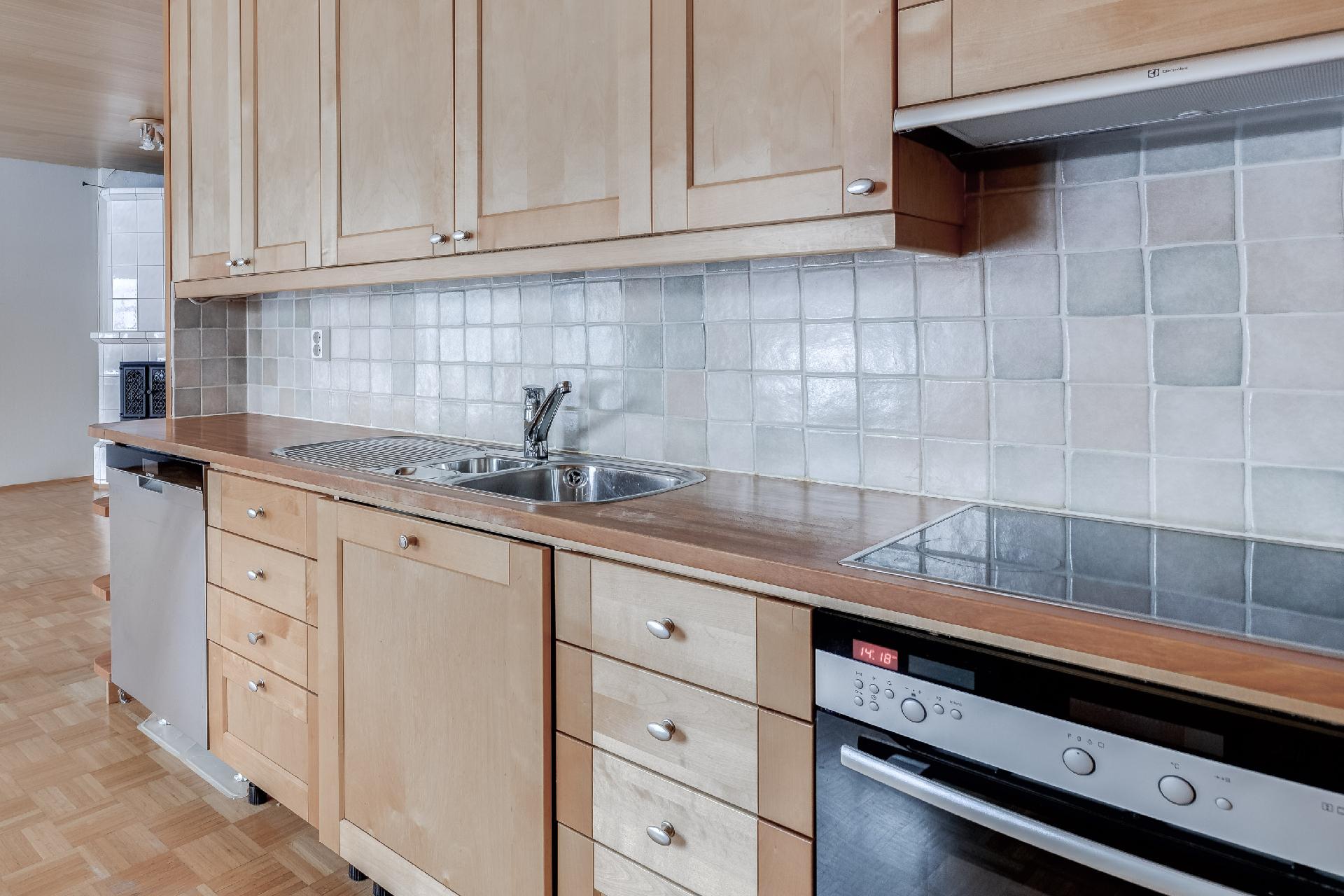 Tulustie 8, Paloheinä, Helsinki