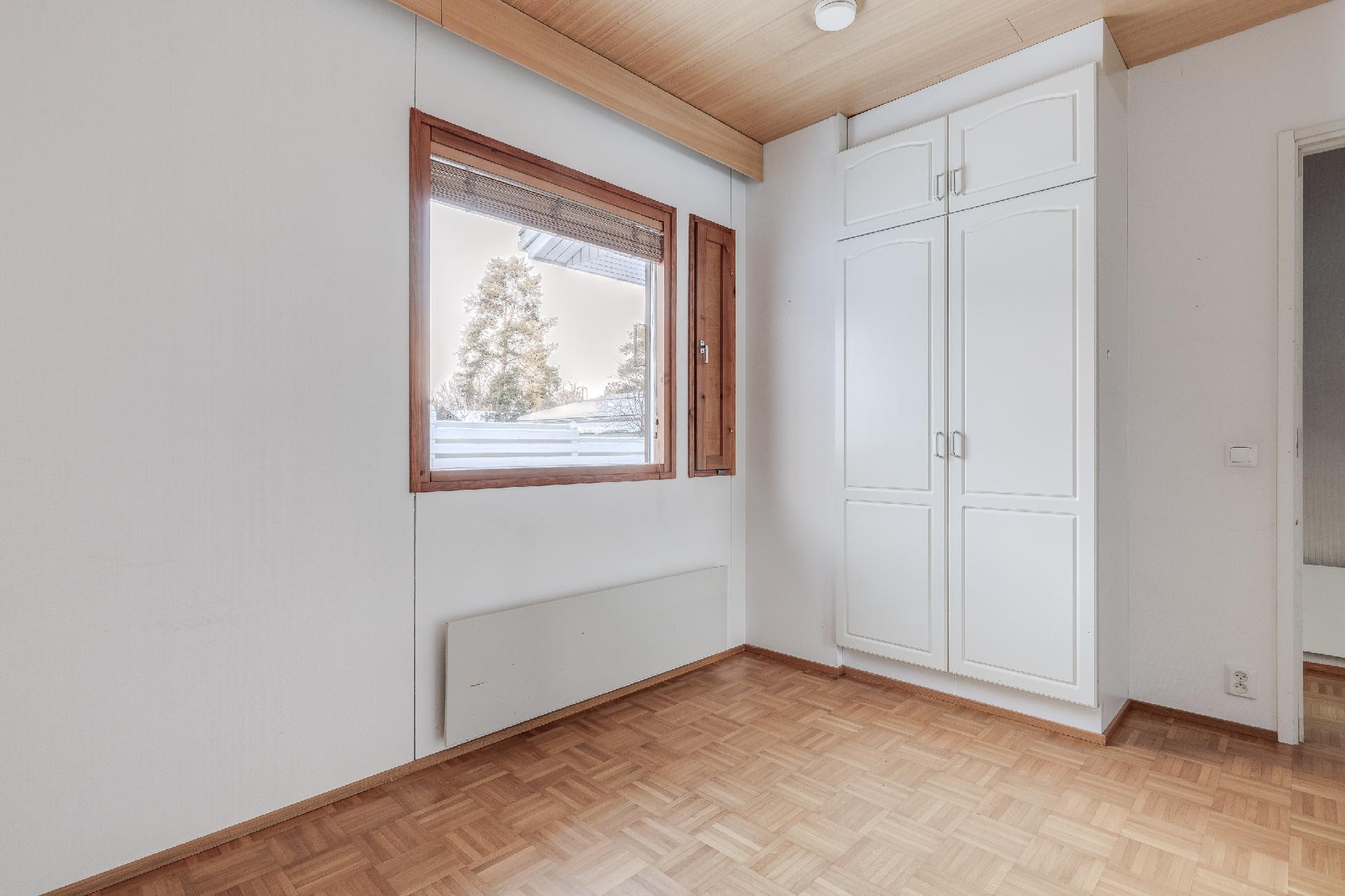 Tulustie 8, Paloheinä, Helsinki