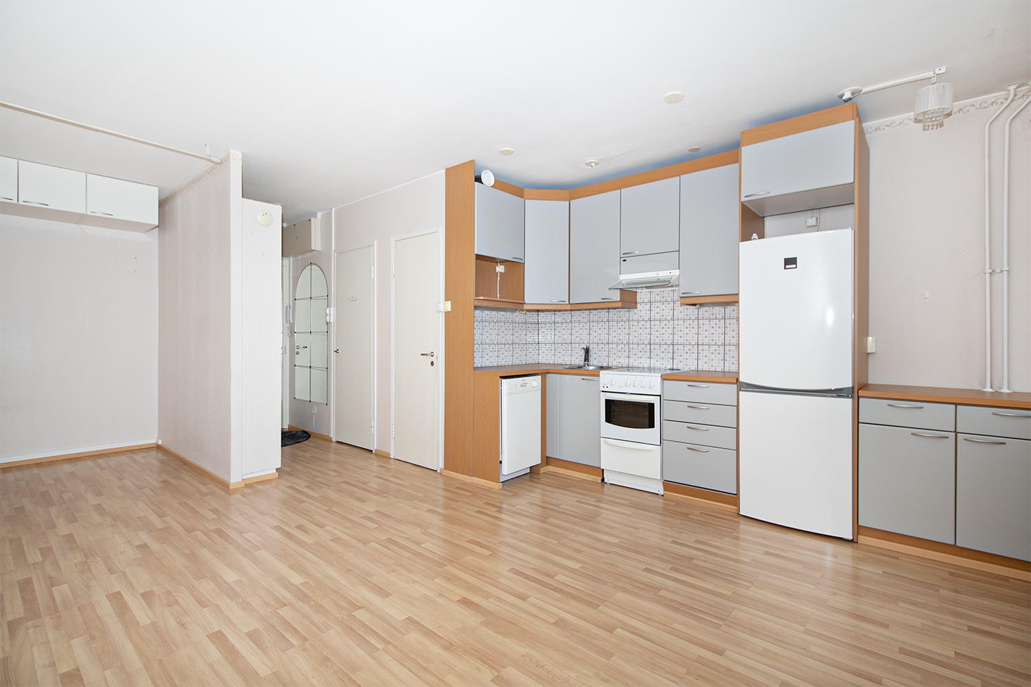 Keittiö/ makuualkovi/eteinen