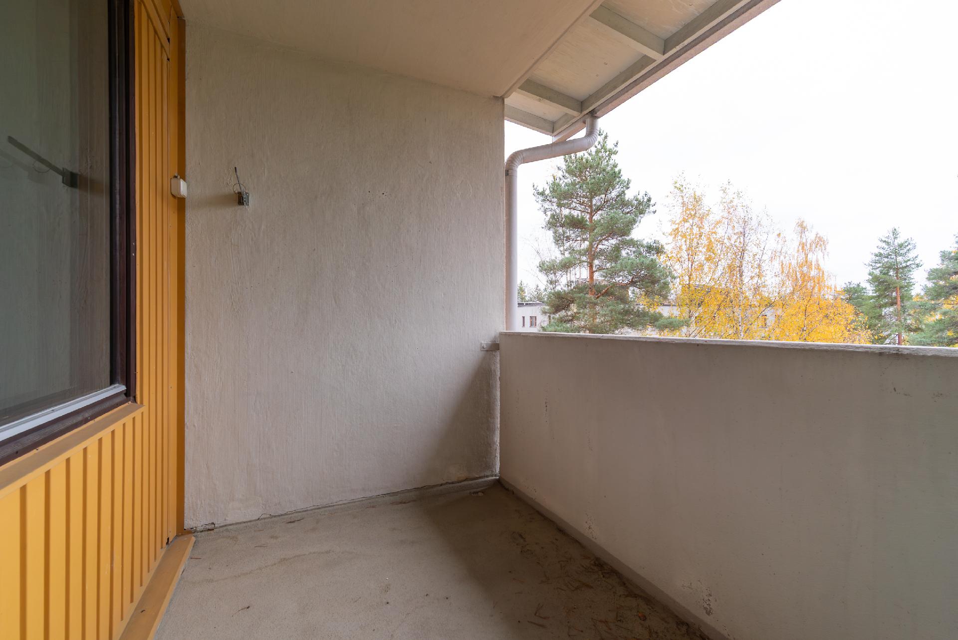 Parveke sisäpihalle