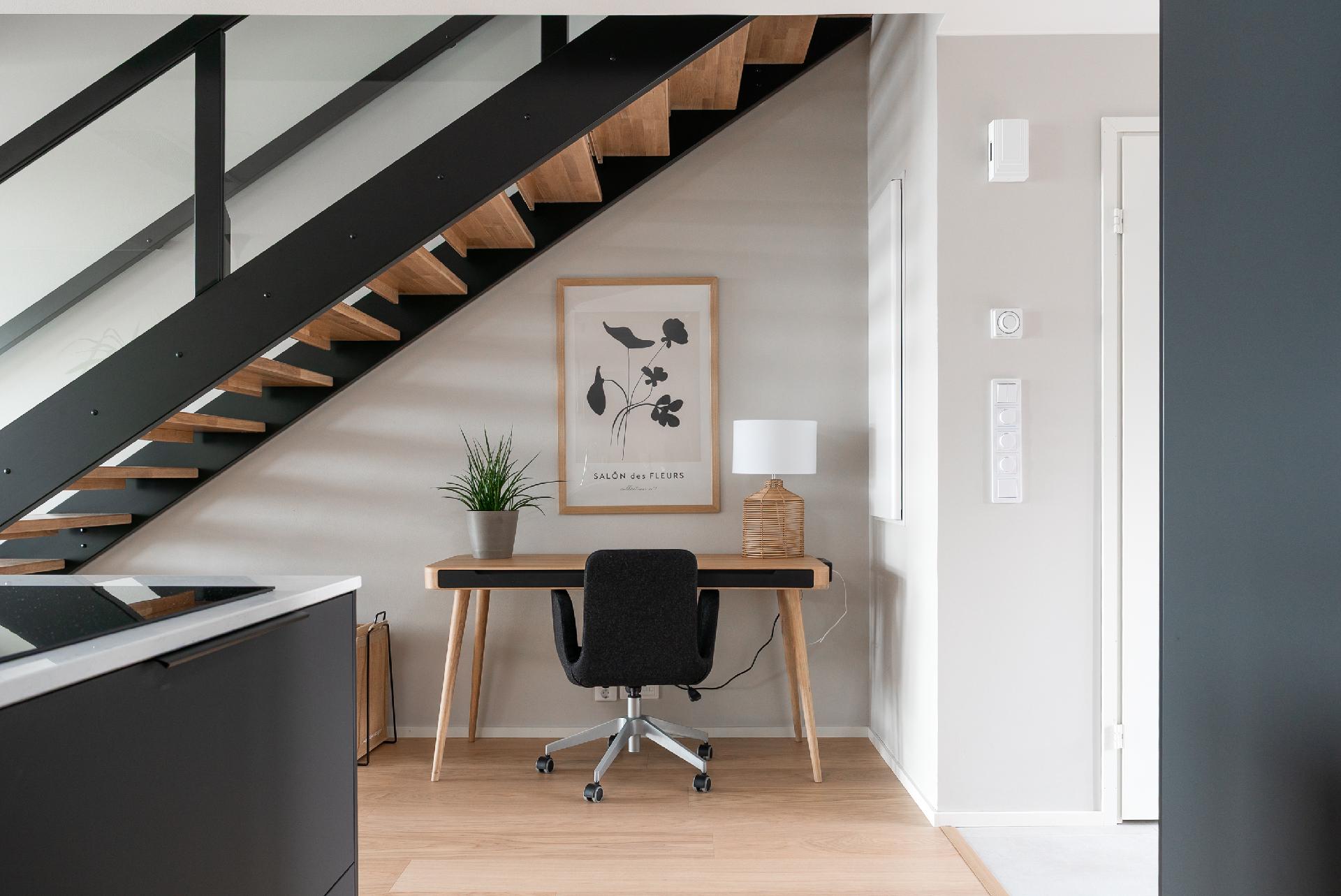 Portaiden alle mahtuu työpiste