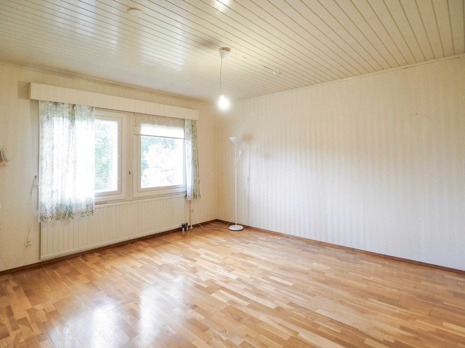 Apilakatu 13, Petsamo, Riihimäki