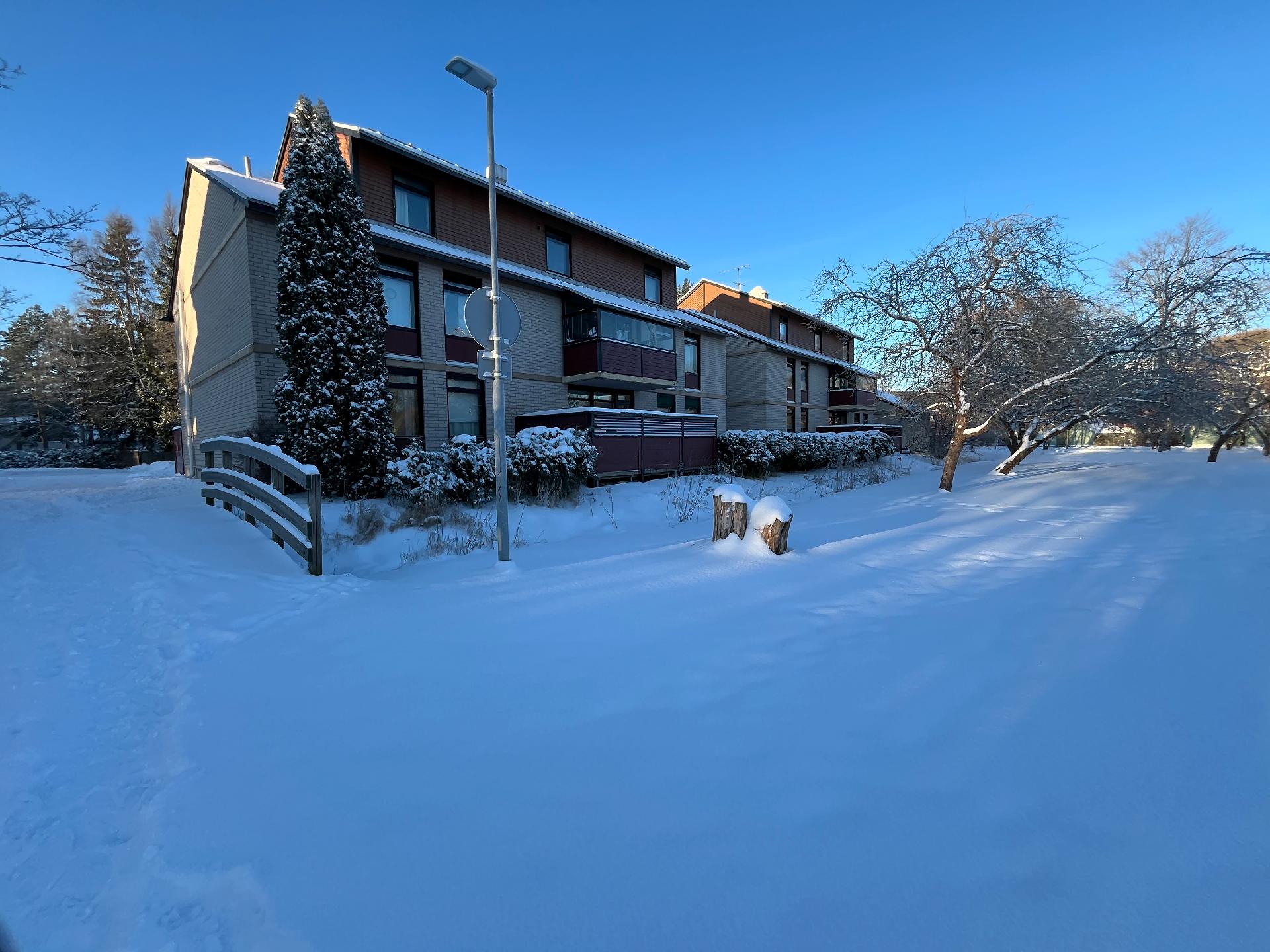 Laulurastaantie 11, Malmi, Helsinki