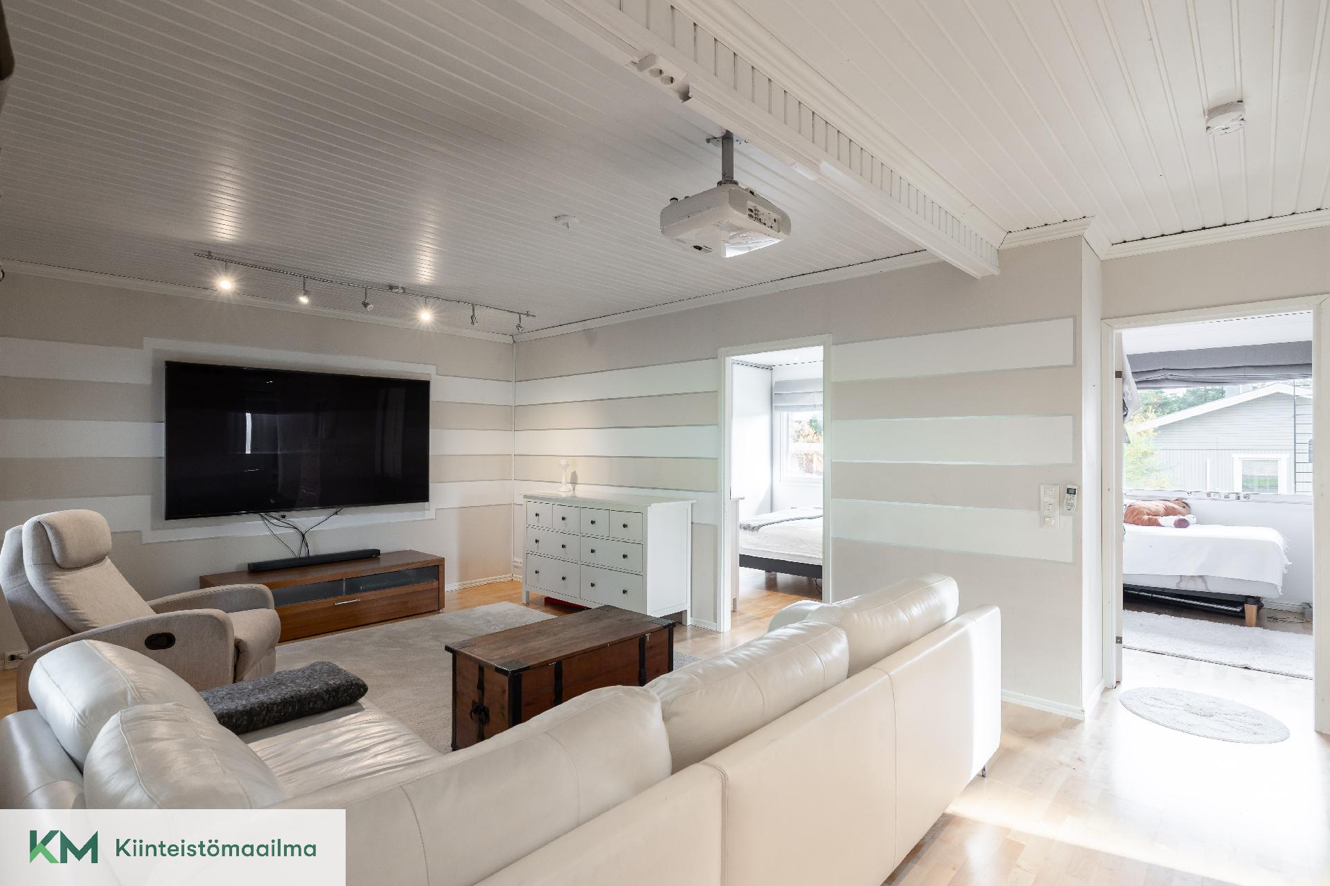 Hirsipolku 17, Kaukola, Kotka