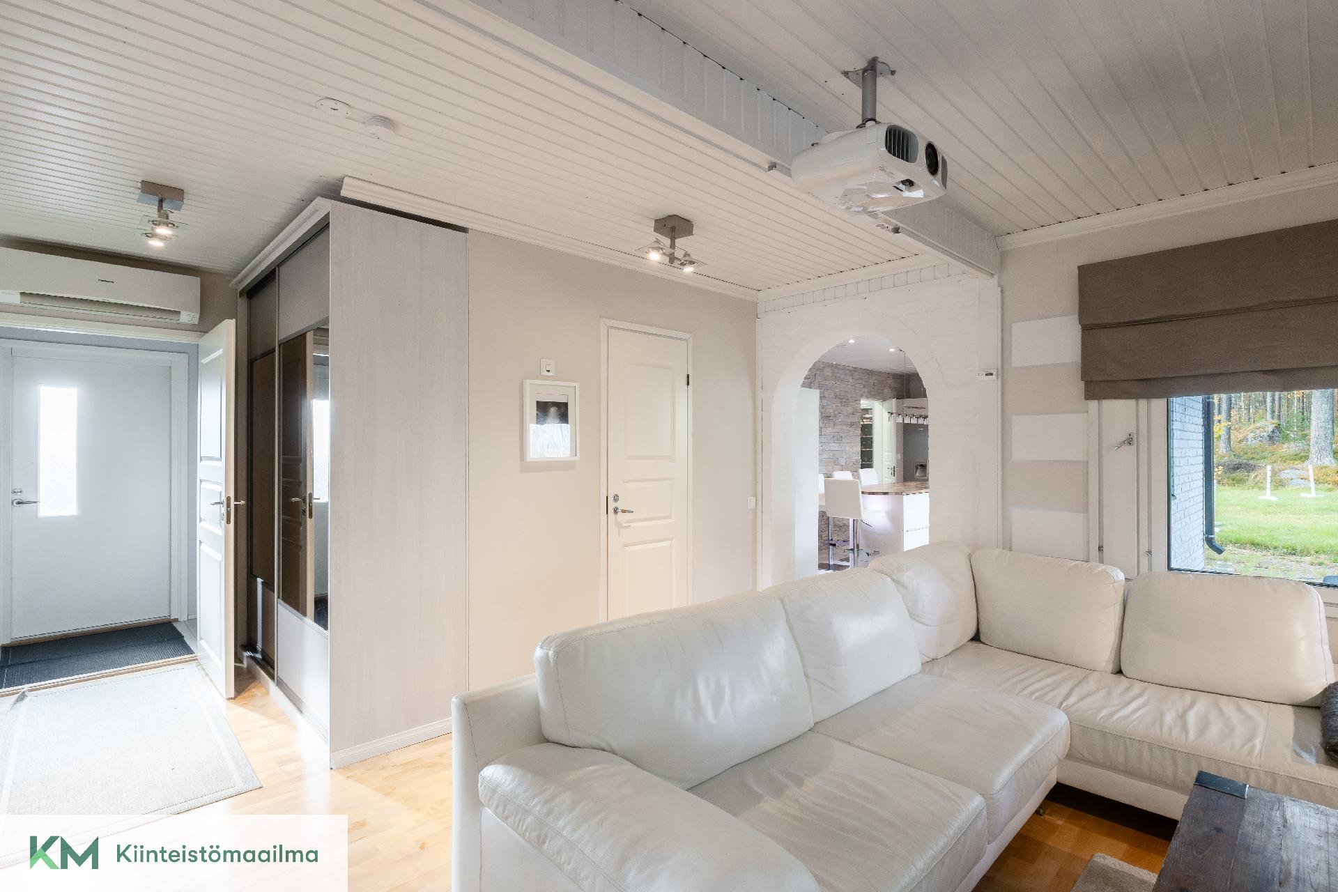 Hirsipolku 17, Kaukola, Kotka