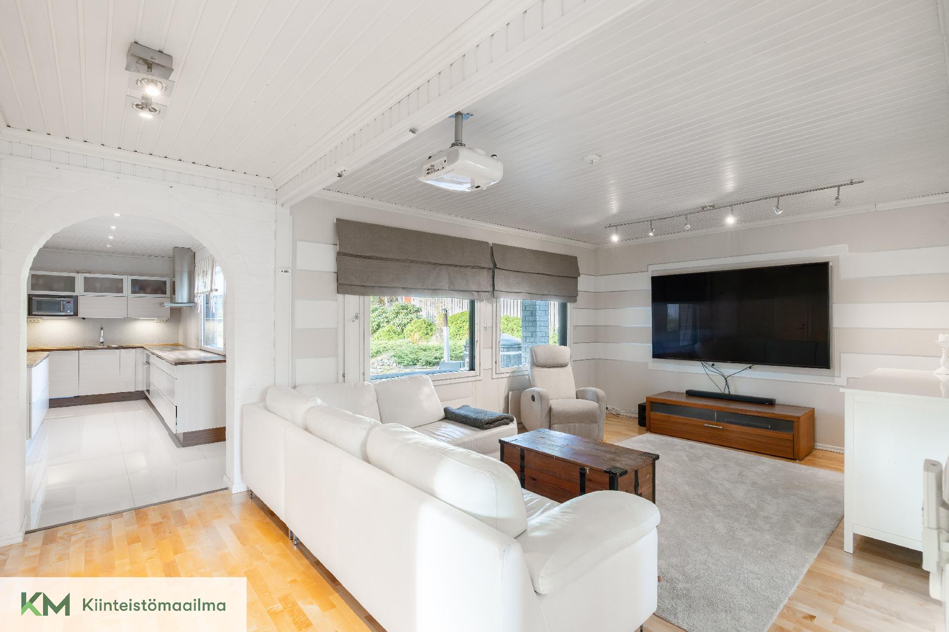 Hirsipolku 17, Kaukola, Kotka