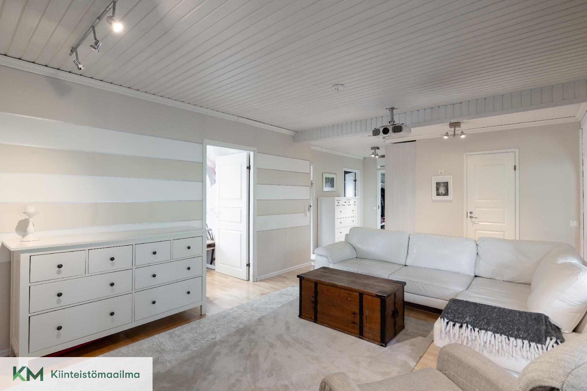 Hirsipolku 17, Kaukola, Kotka