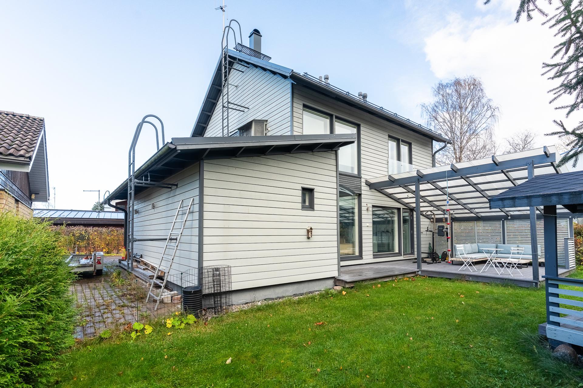 Iivarintie 15, Puistola, Helsinki