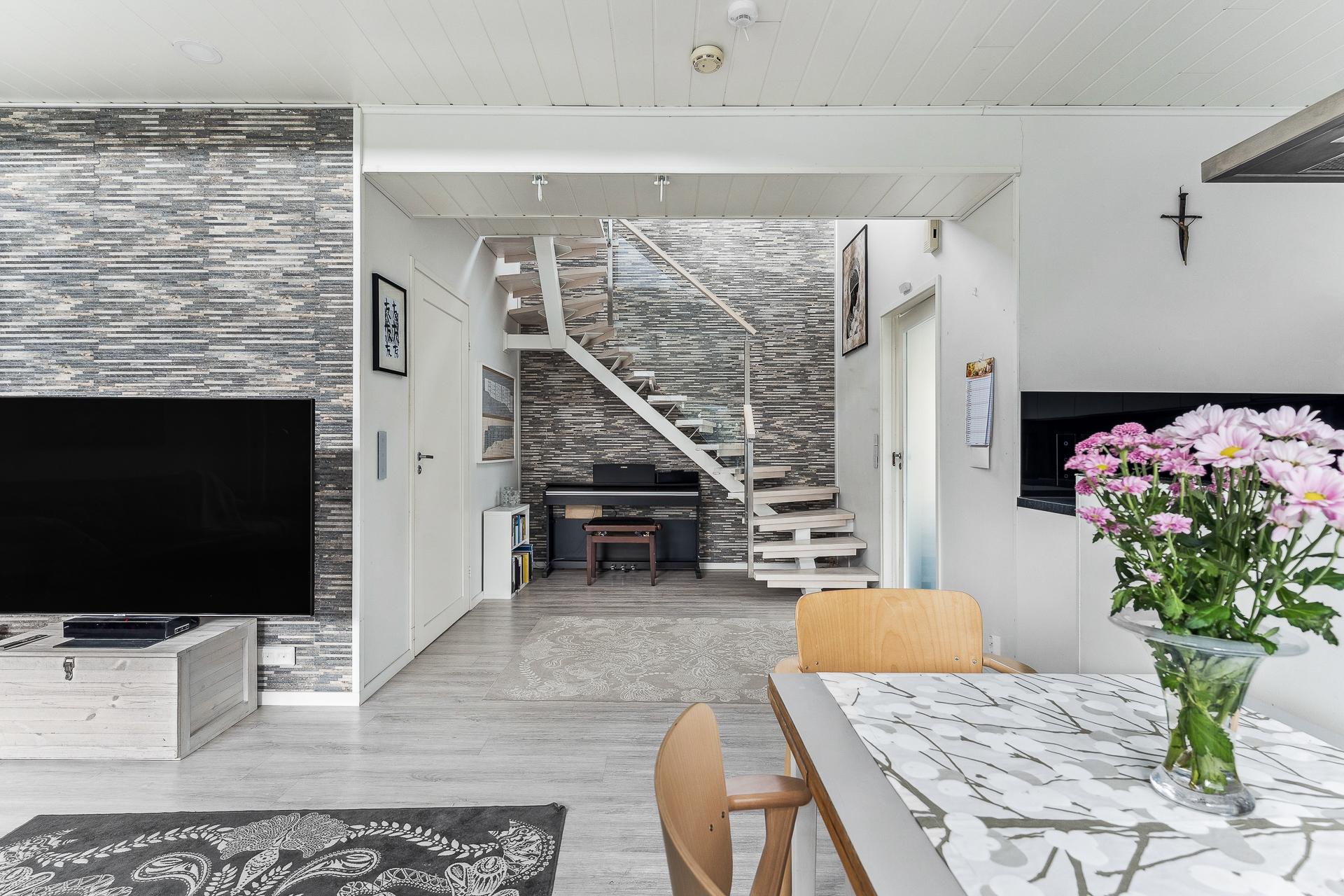 Iivarintie 15, Puistola, Helsinki