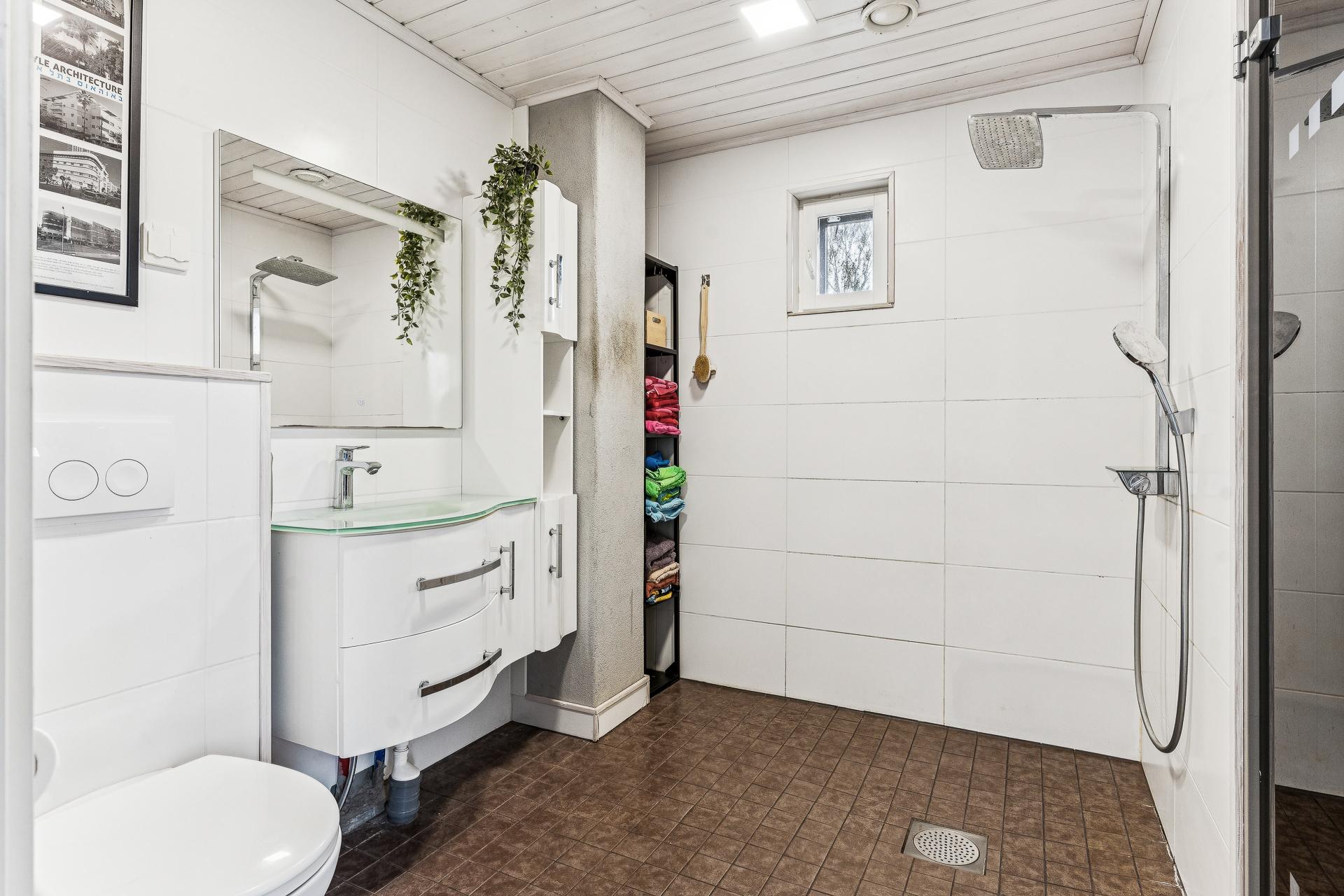 Iivarintie 15, Puistola, Helsinki