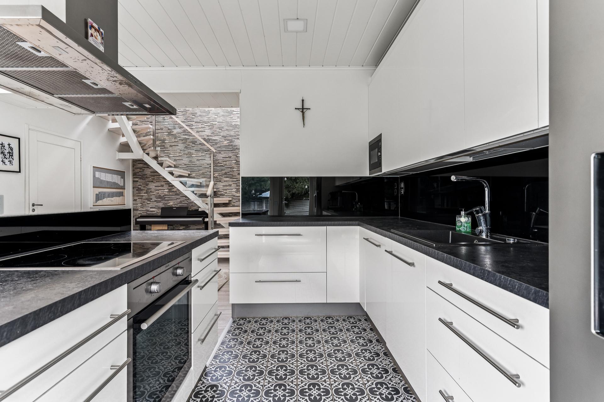 Iivarintie 15, Puistola, Helsinki