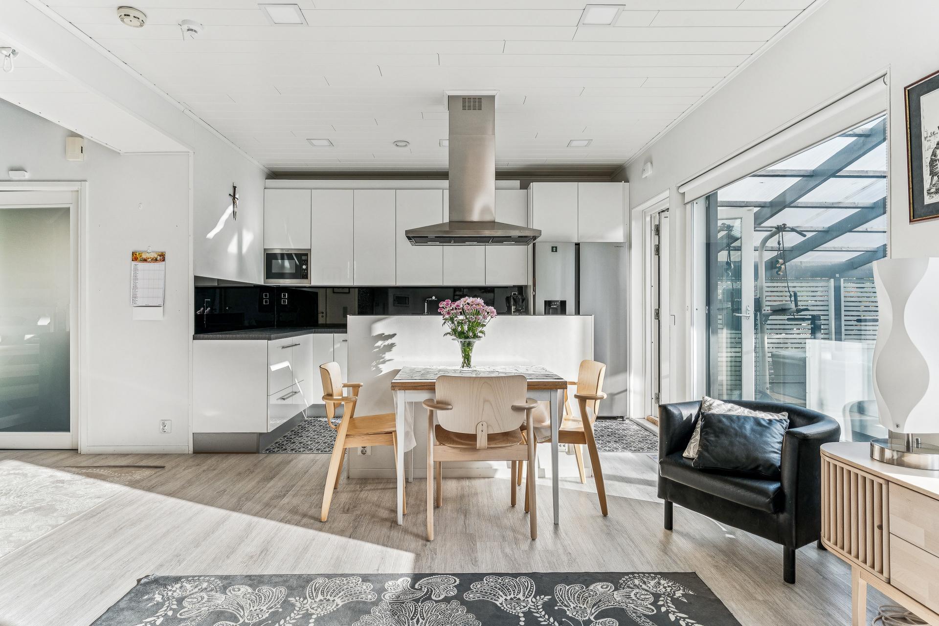 Iivarintie 15, Puistola, Helsinki