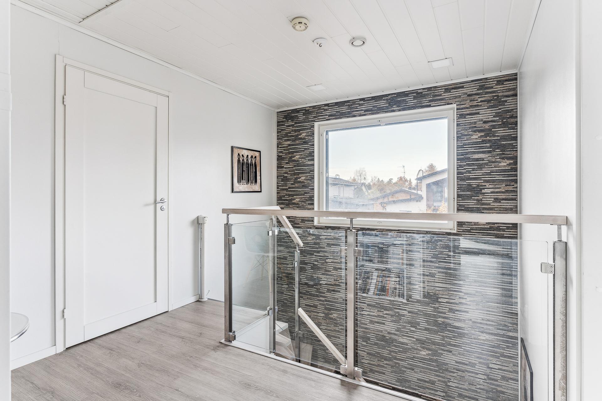 Iivarintie 15, Puistola, Helsinki