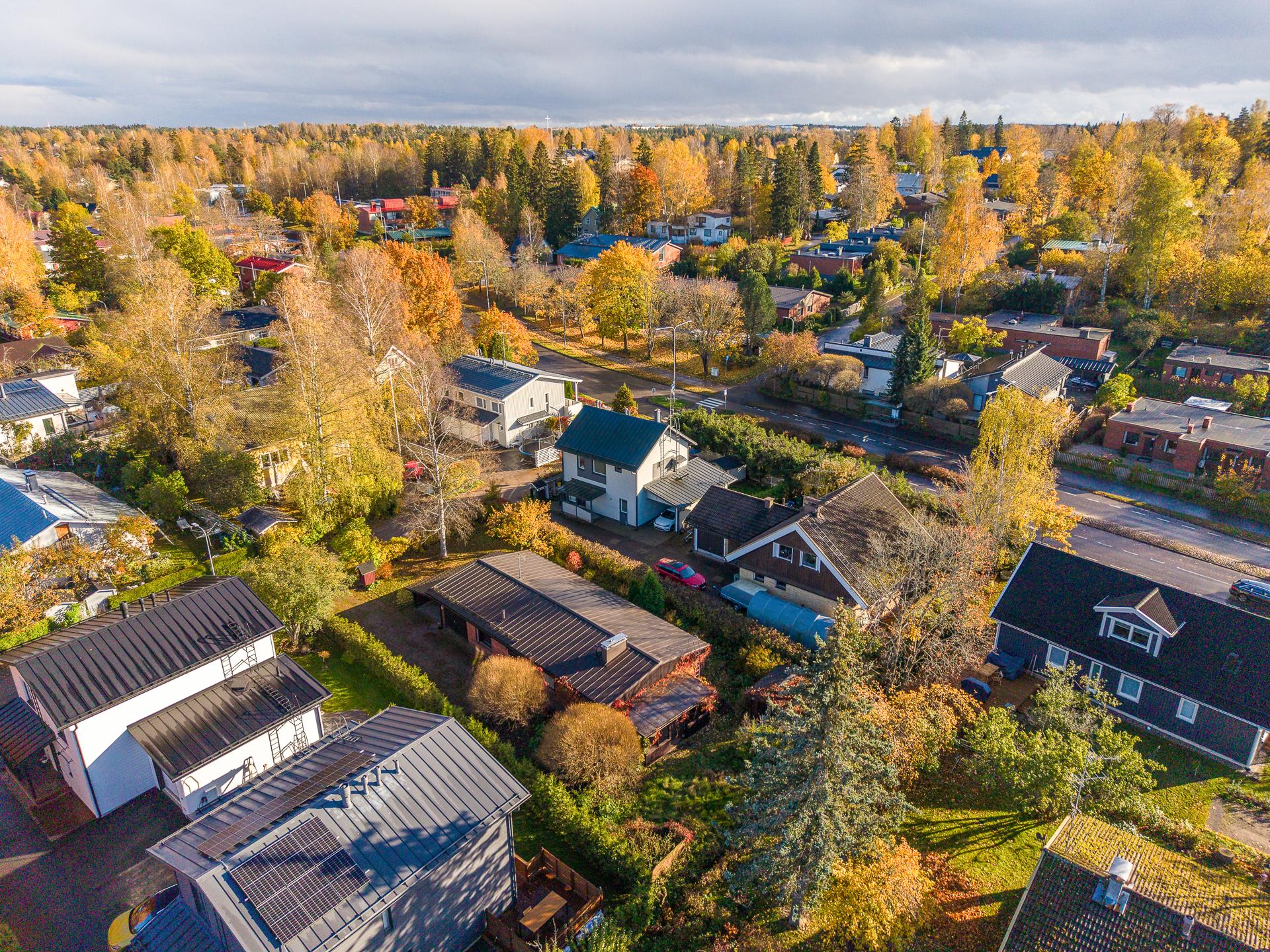 Iivarintie 15, Puistola, Helsinki